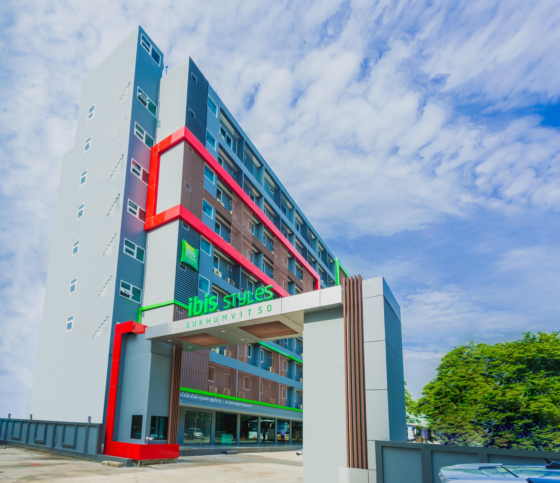Vista Exterior Ibis Styles Bangkok Sukhumvit 50