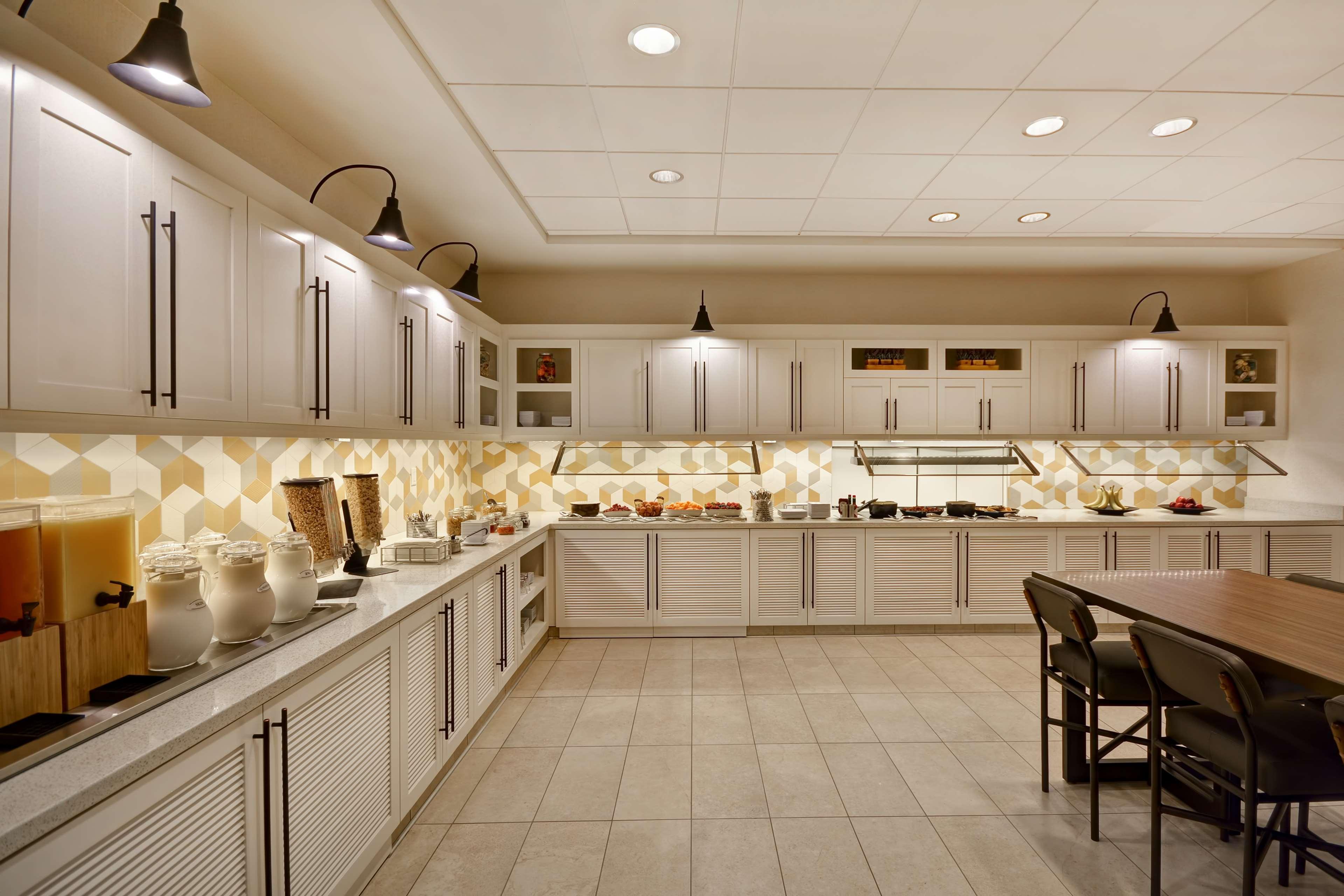 Restaurant Hyatt Place Fresno