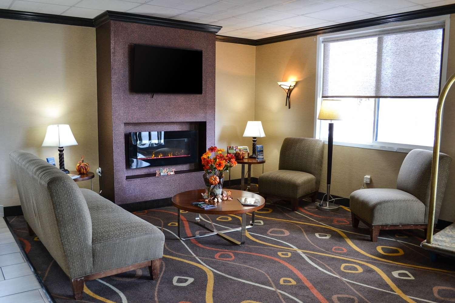 Vista Lobby Baymont by Wyndham Scranton Dunmore
