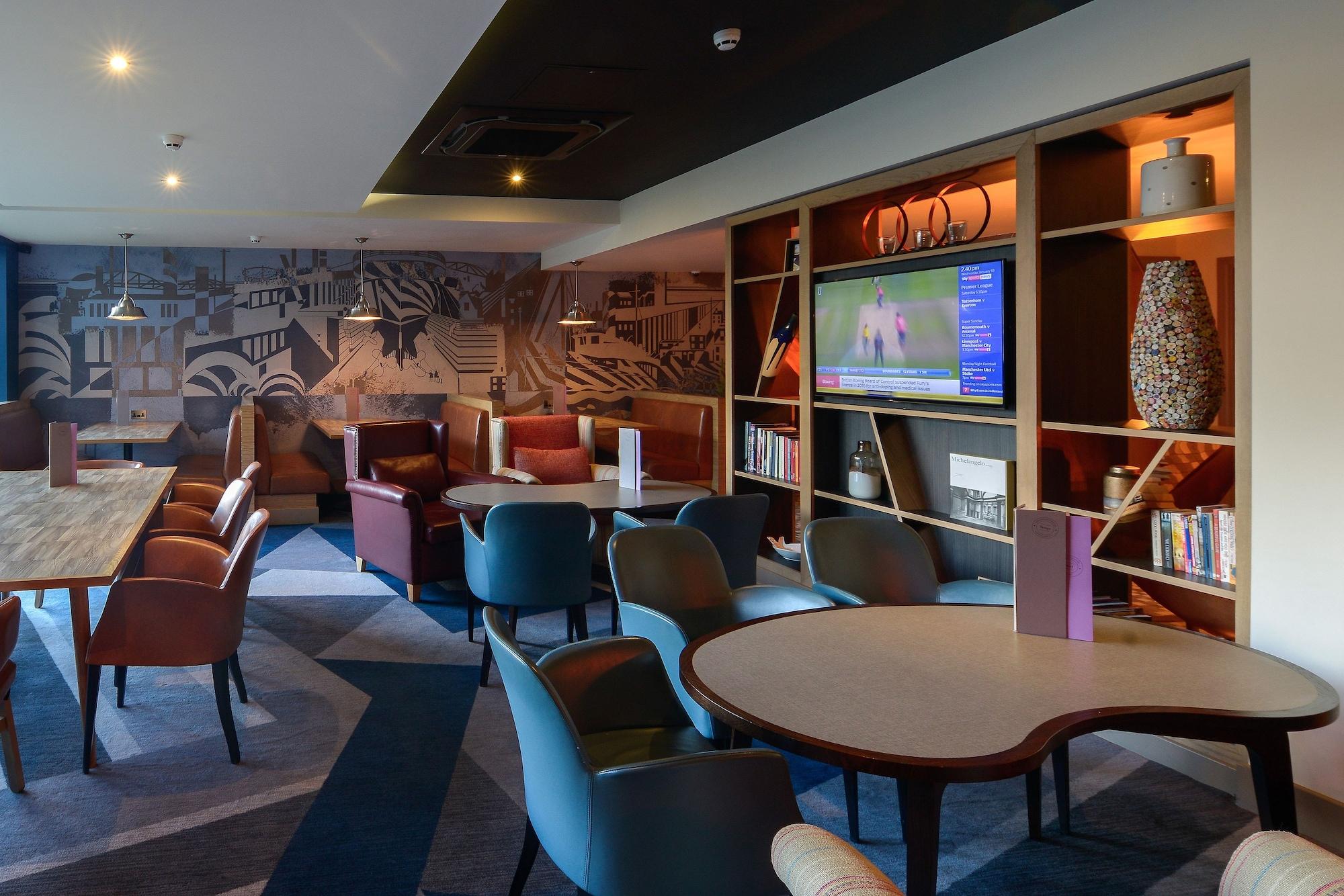 Vista Lobby Crowne Plaza Plymouth by IHG