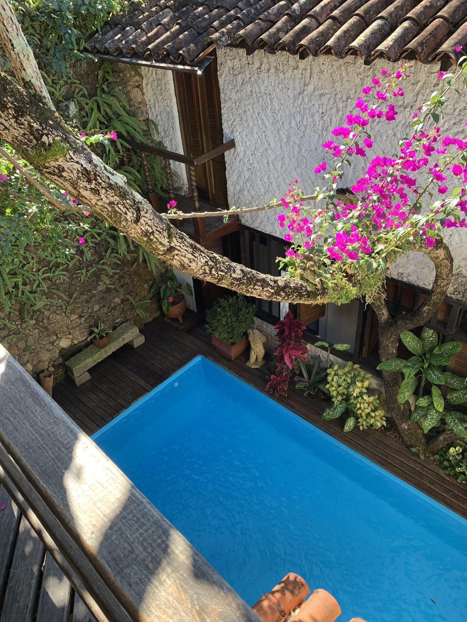 Vista Piscina Pousada Arte Urquijo