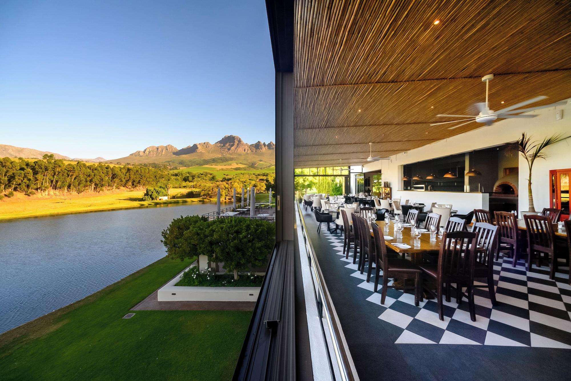 Vista Exterior Webersburg Wine Estate