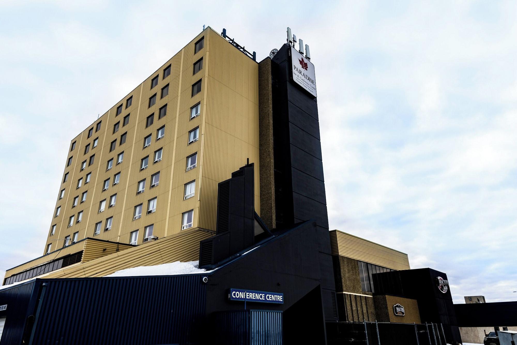 Vista Exterior Paradise Inn & Conference Centre