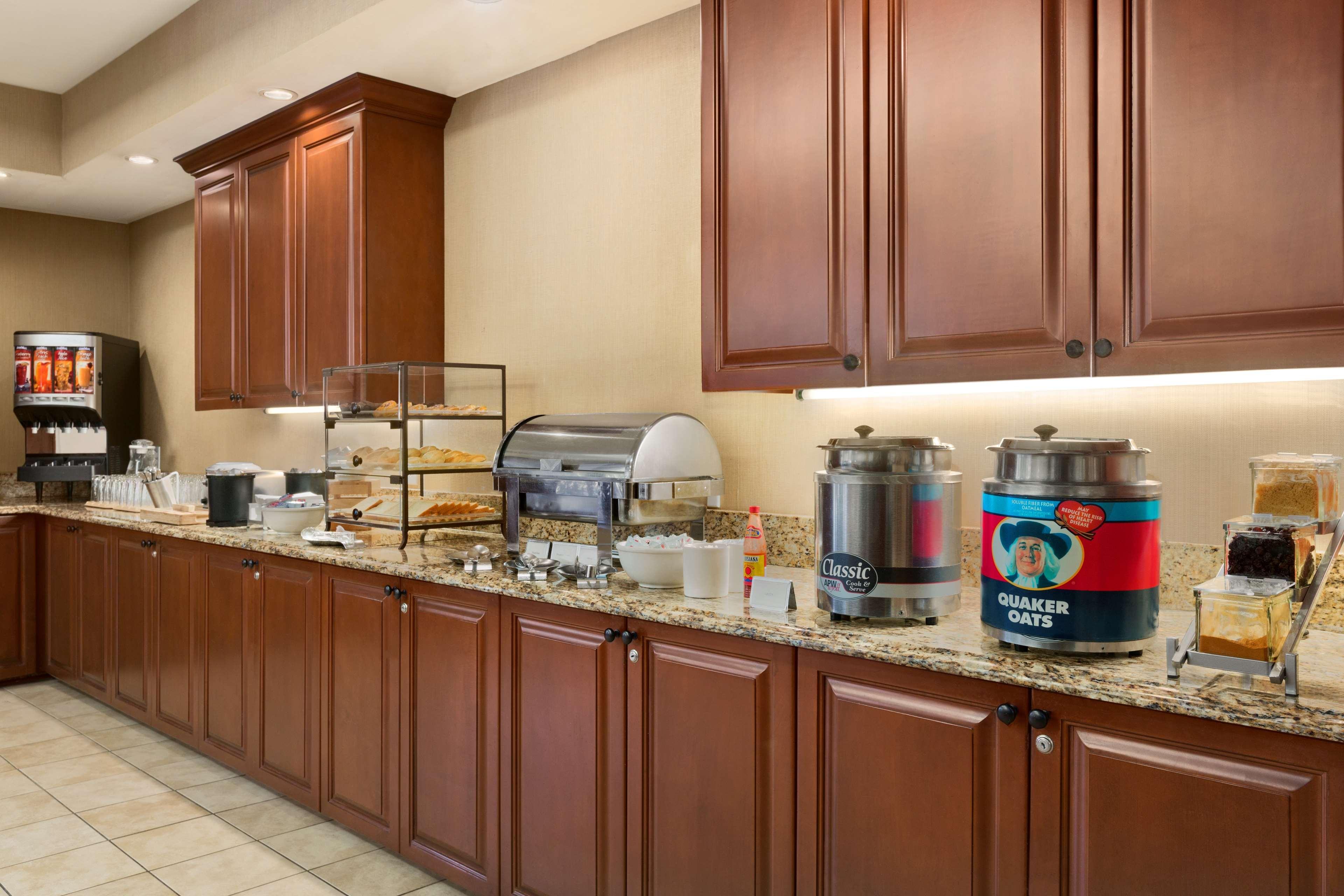 Restaurant Country Inn & Suites by Radisson, Atlanta Galleria/Ballpark, GA