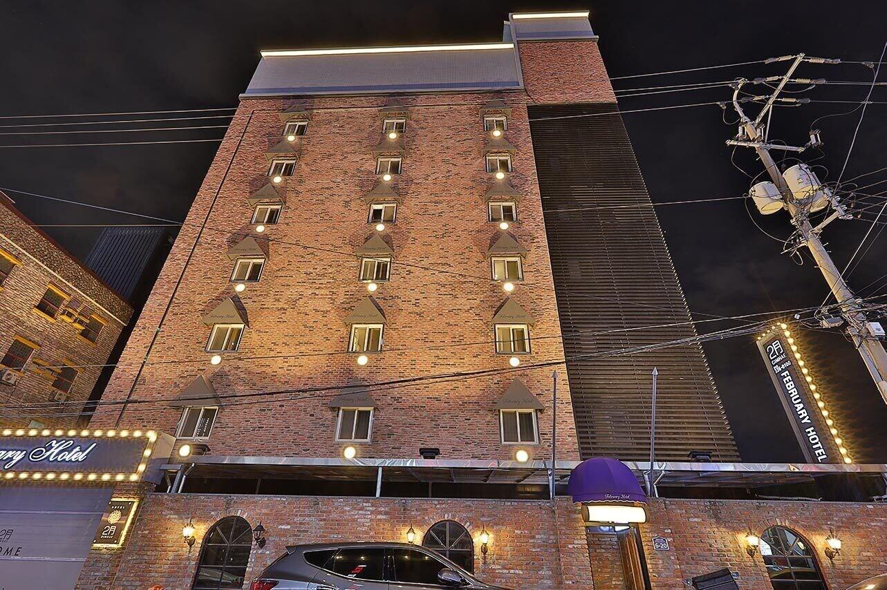 Vista Exterior Hotel February Gimhae