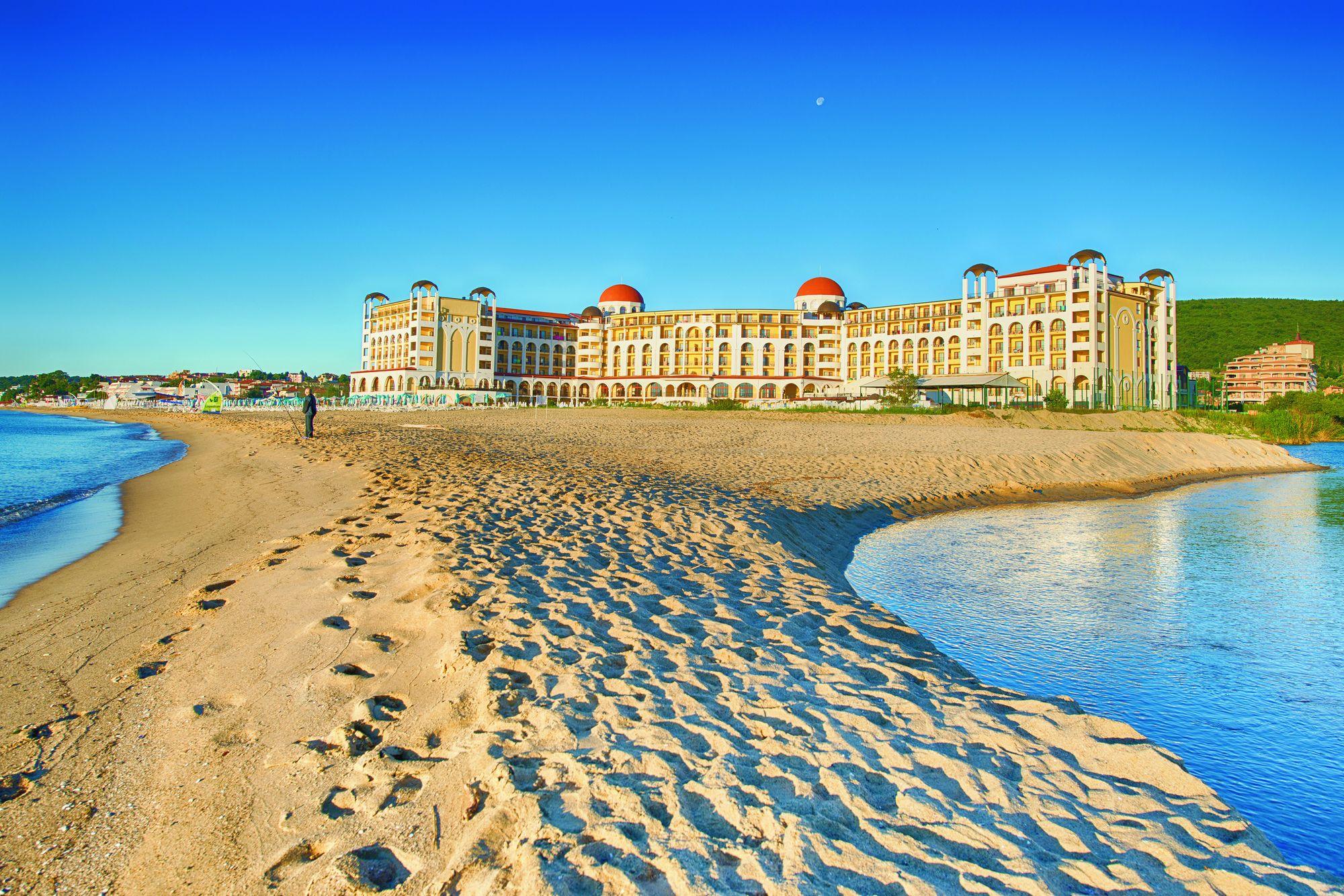 Vista Exterior Riu Helios Bay
