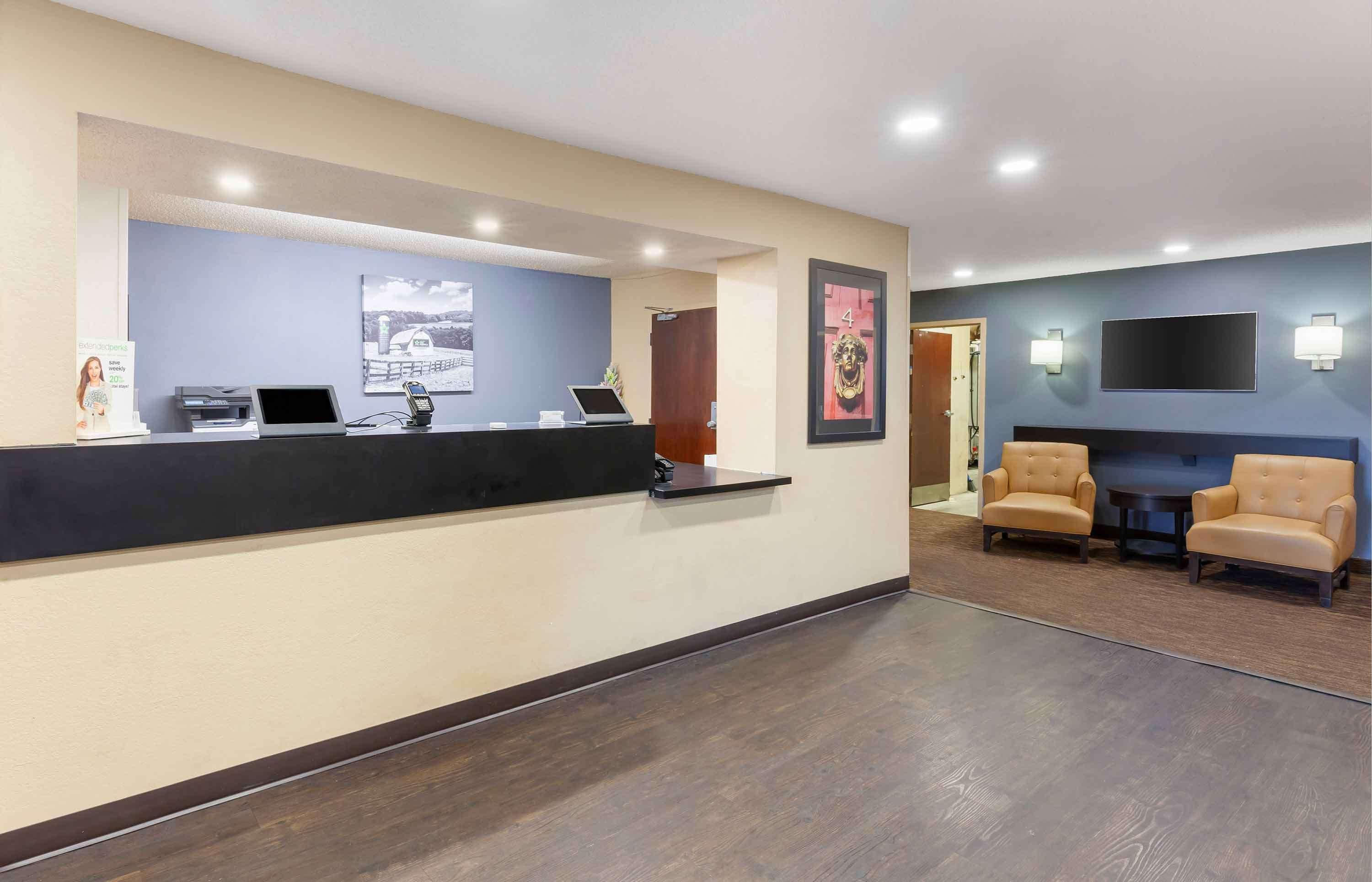 Vista Lobby Extended Stay America Select Suites - Appleton - Fox Cities