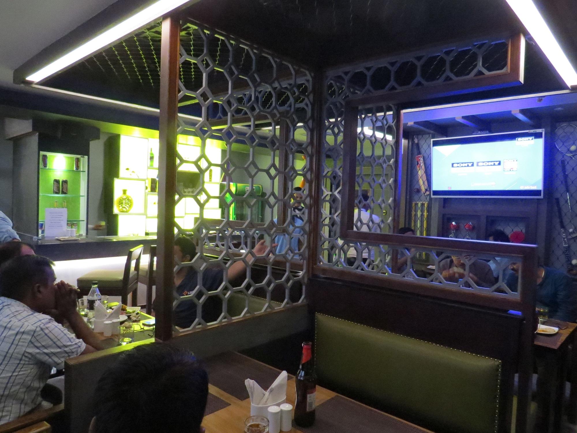 Bar/Salón Hotel Pushpak