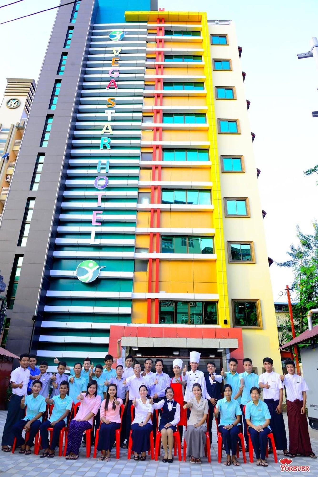 Vista Exterior Vega Star Hotel