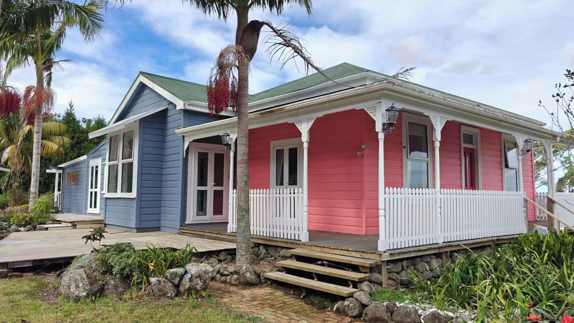 Varios Top Hill House