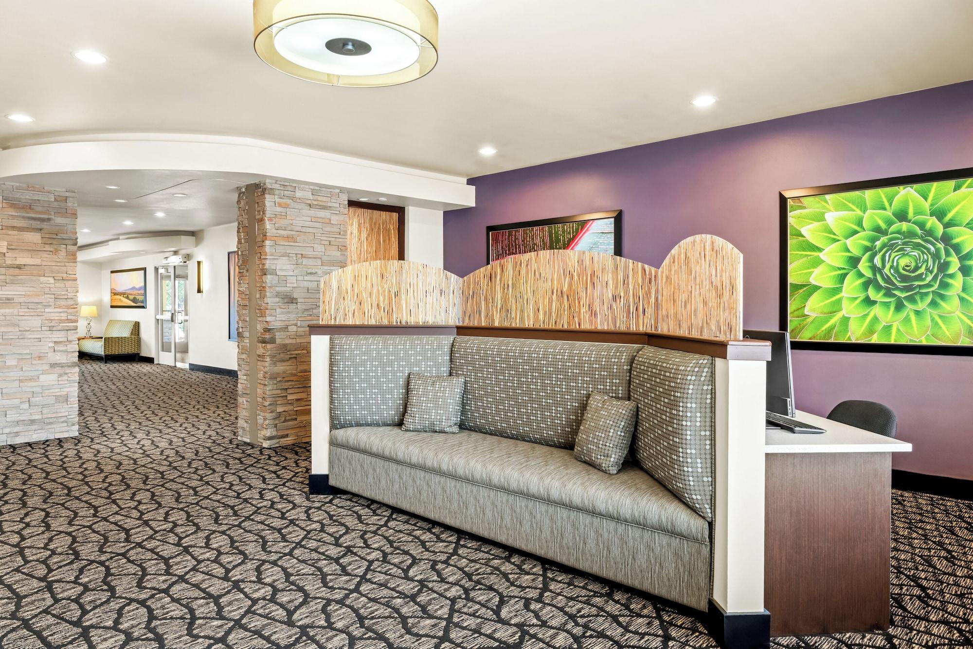 Vista Lobby Ledgestone Suites Hotel Vernal