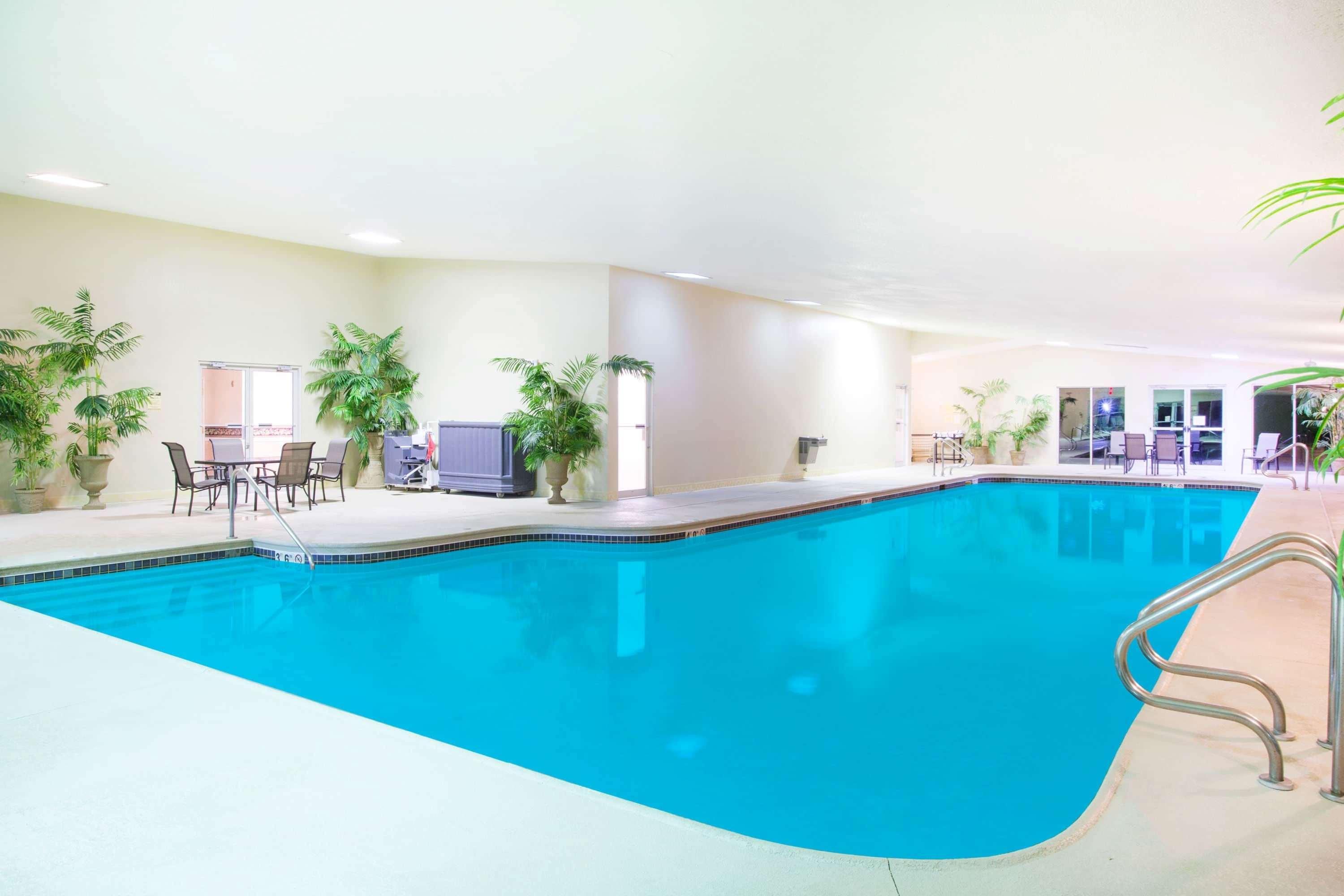 Vista Piscina Wyndham Garden Galena Hotel & Day Spa