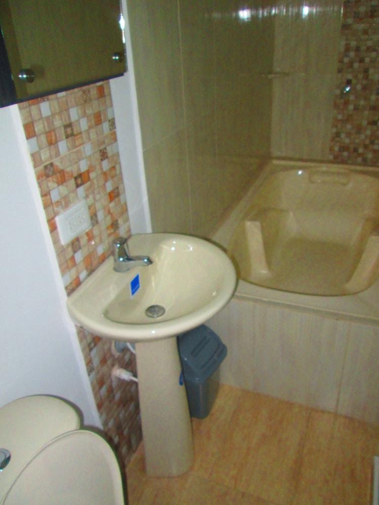 Baño Eco Hotel Parador de Rapi