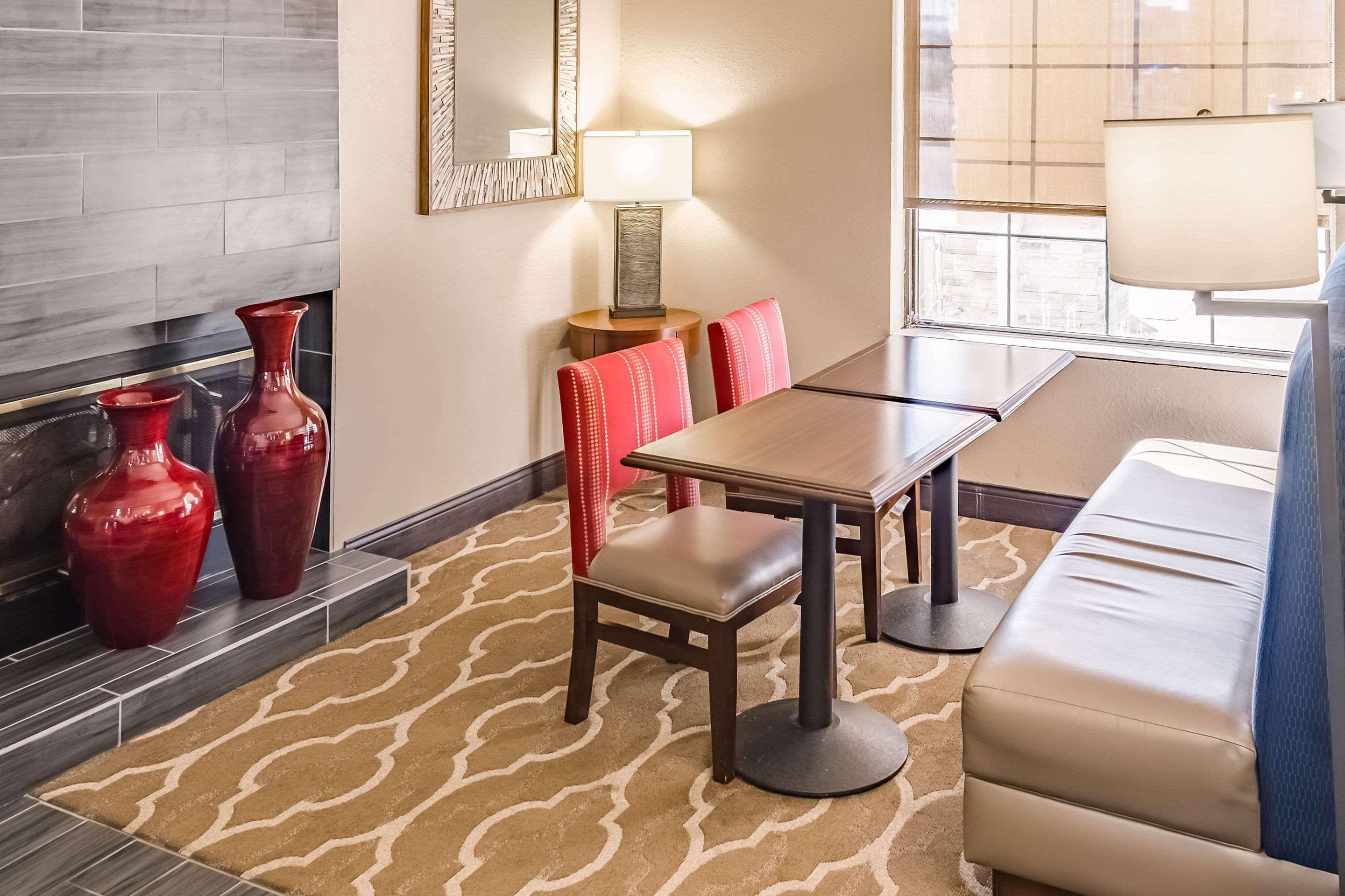 Restaurant Comfort Suites Hattiesburg