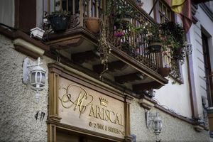 Alojamiento - Mariscal Inn & Suites