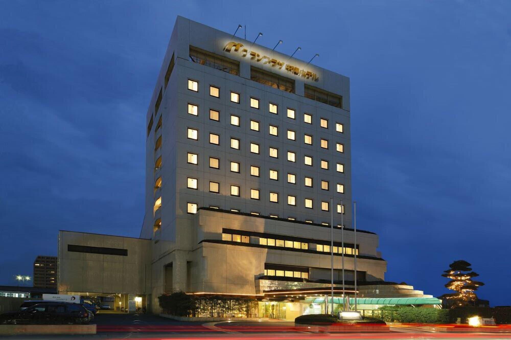 Varios Grand Plaza Nakatsu Hotel
