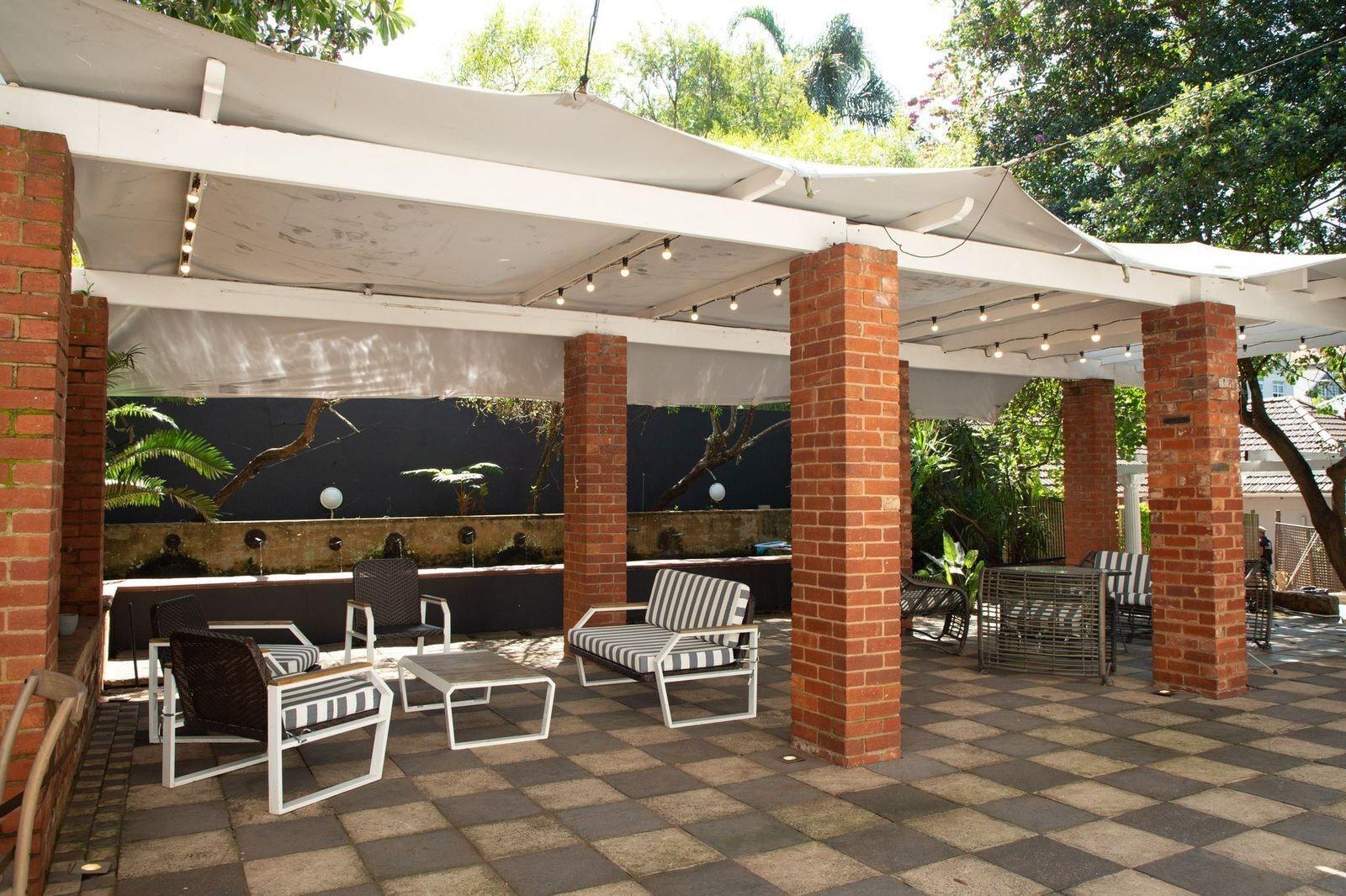 Restaurant The Saint James on Venice Luxury Guest House