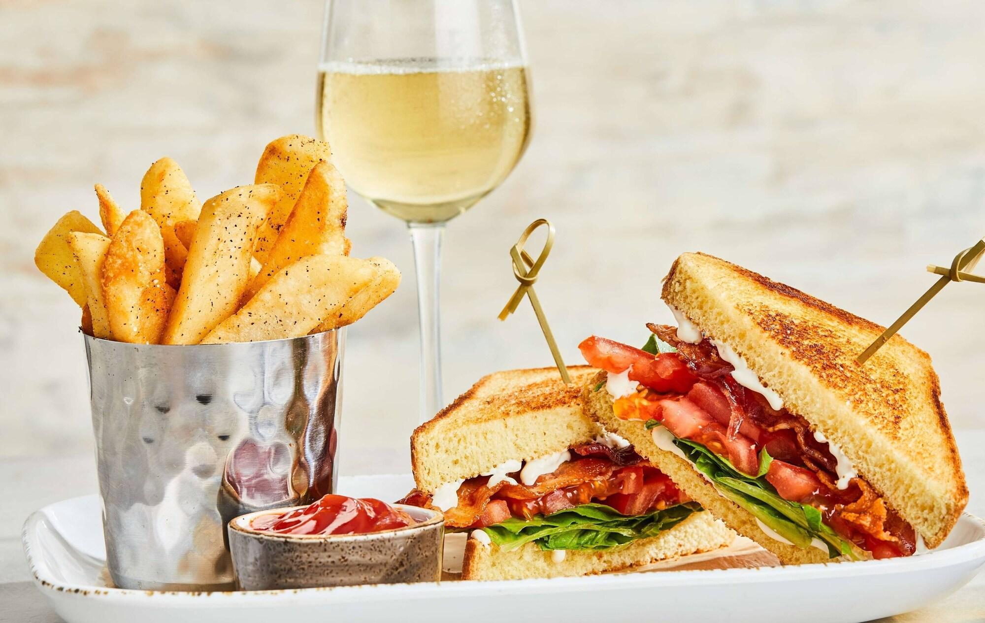 Restaurant Courtyard Atlanta Decatur Downtown/Emory