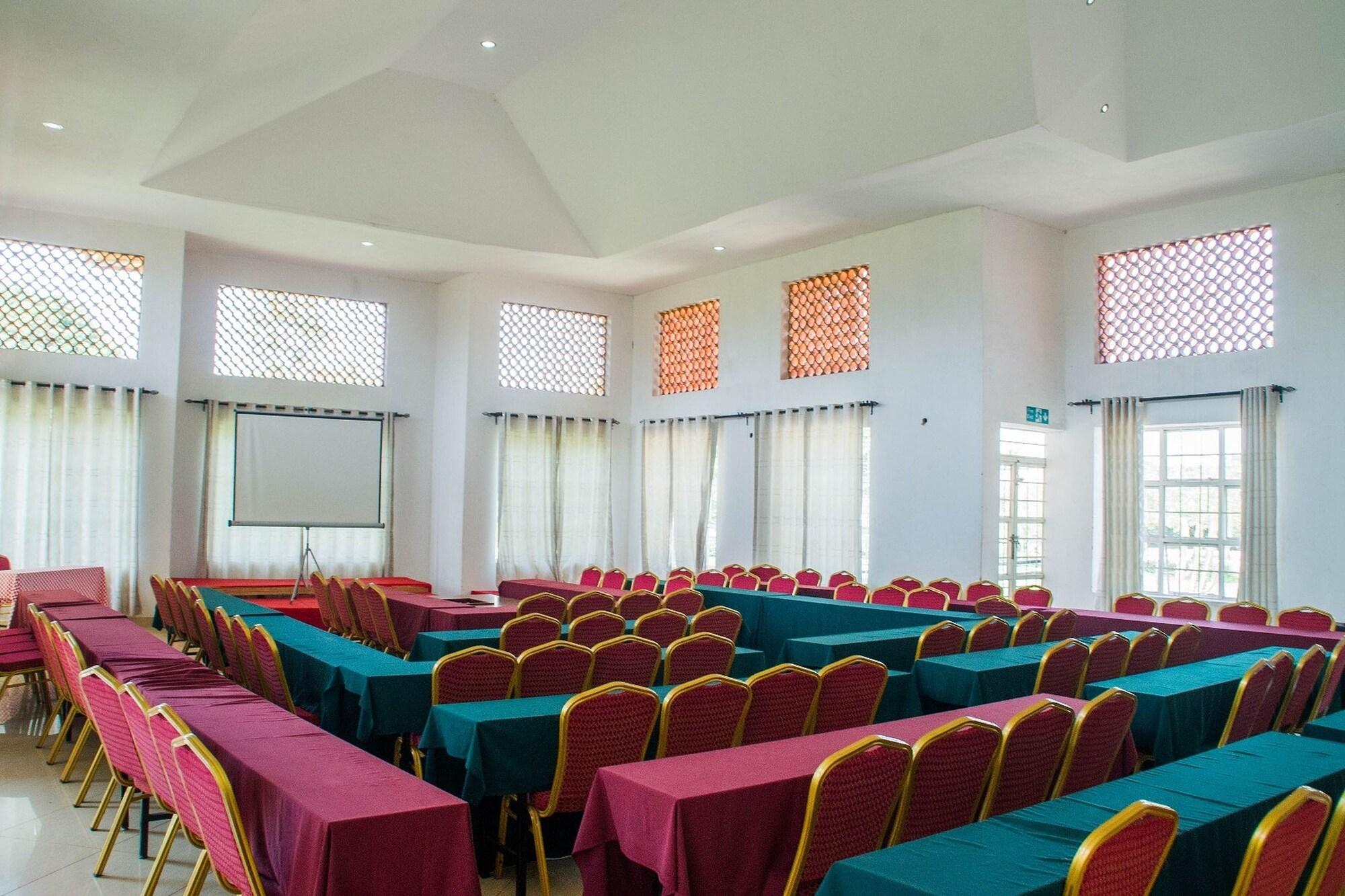 Sala de Reuniones Kabalega Resort