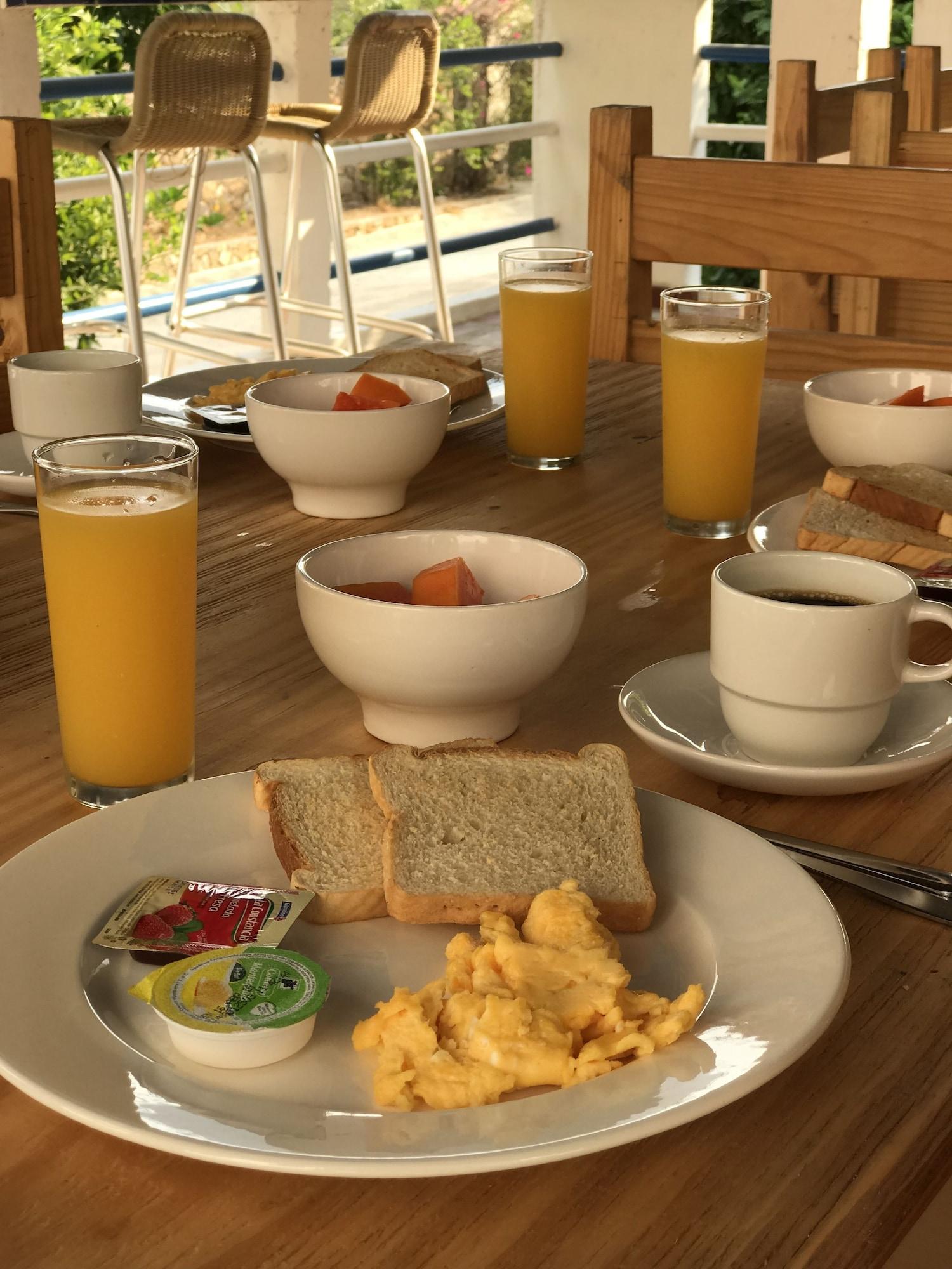 Restaurant Hostal Techos Azules - Hostel