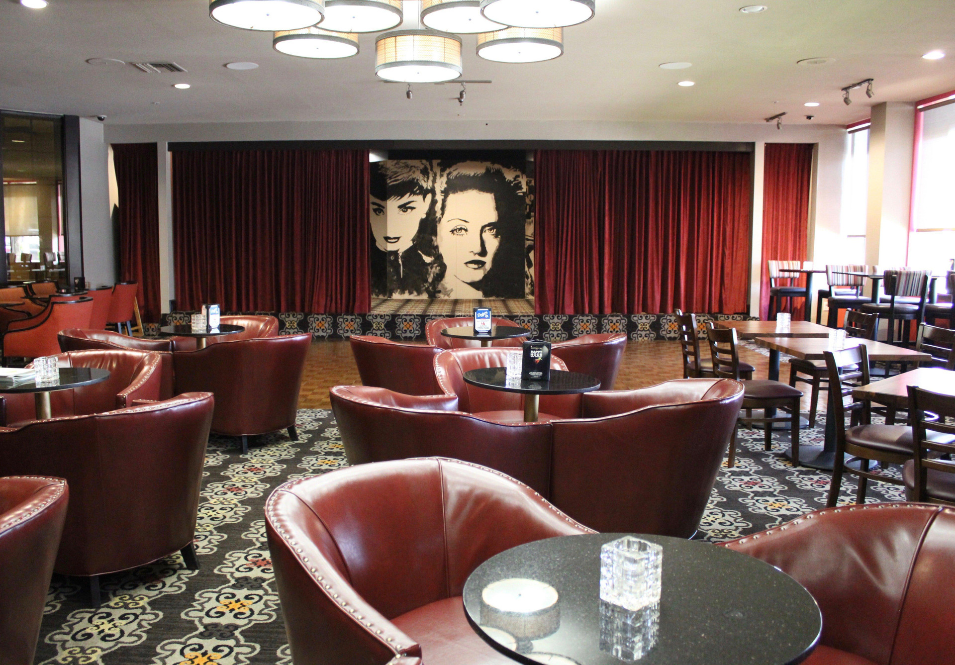 Bar/Salón Holiday Inn Burbank-Media Center