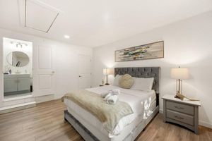 Alquiler Vacacional - Charming Retreat: Backyard Oasis, HotTub, FirePit, GameRoom, 15min>DT Denver