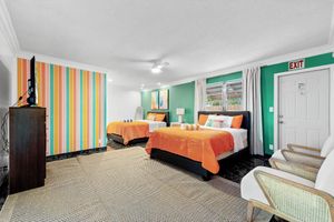 Renta temporal - Large 12-Guest Home w/ Pool – Hollywood FL