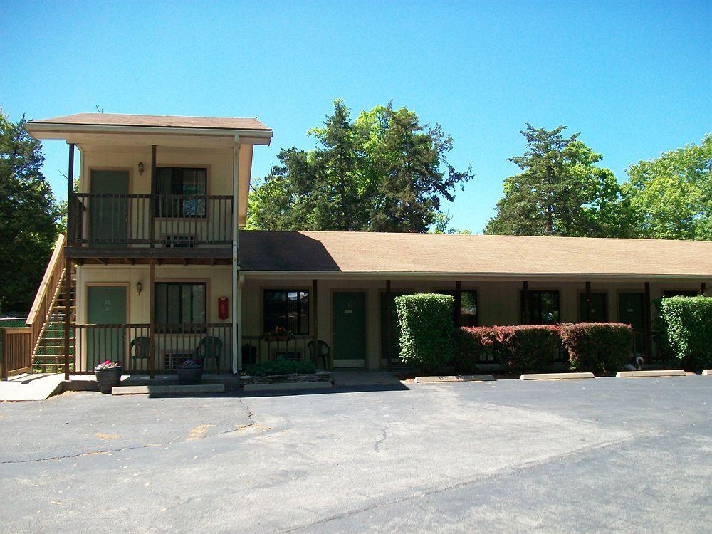 Varios Shady Acre Inn and Suites