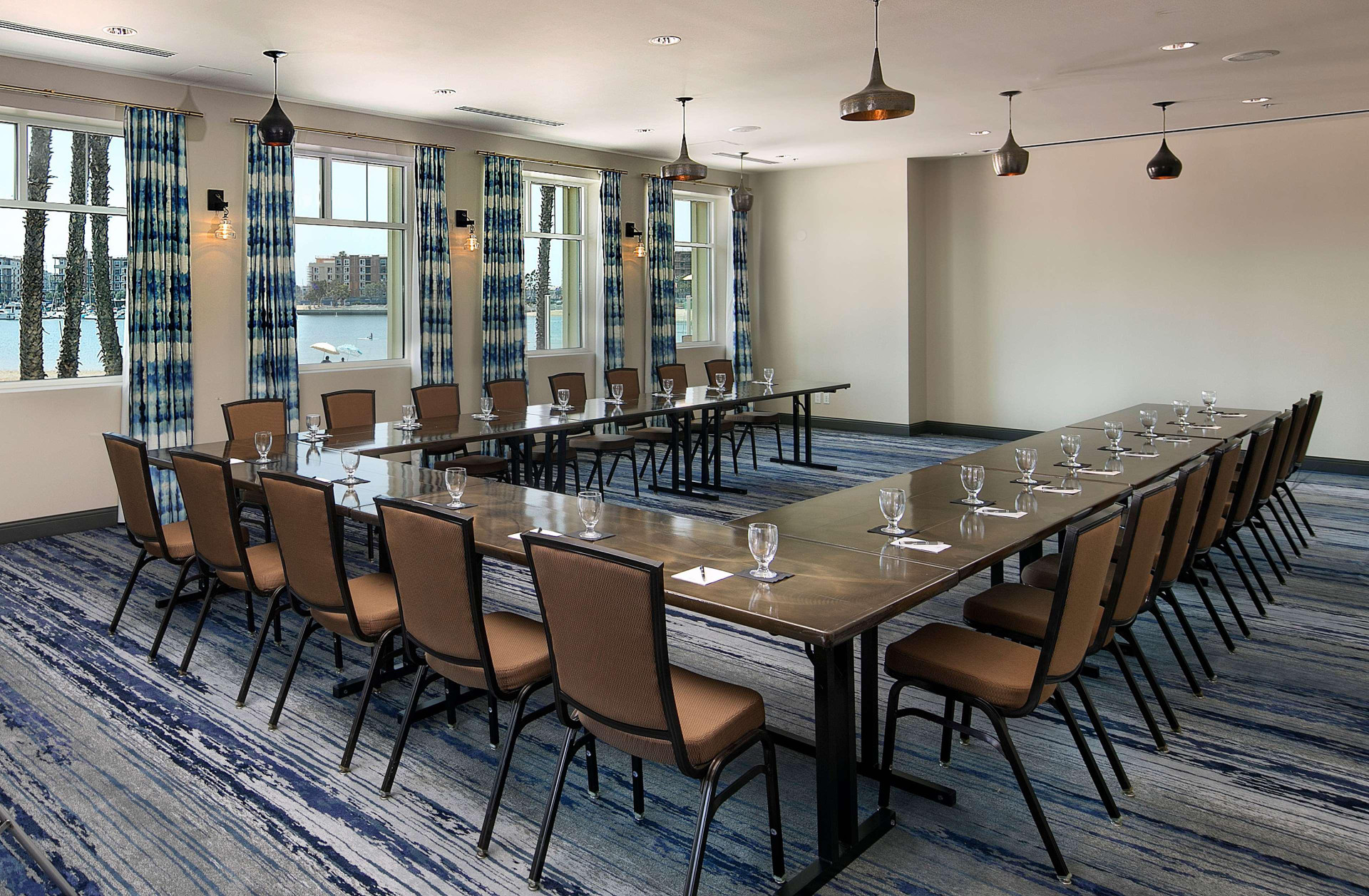 Vista Exterior Jamaica Bay Inn Marina Del Rey,Tapestry Collection by Hilton