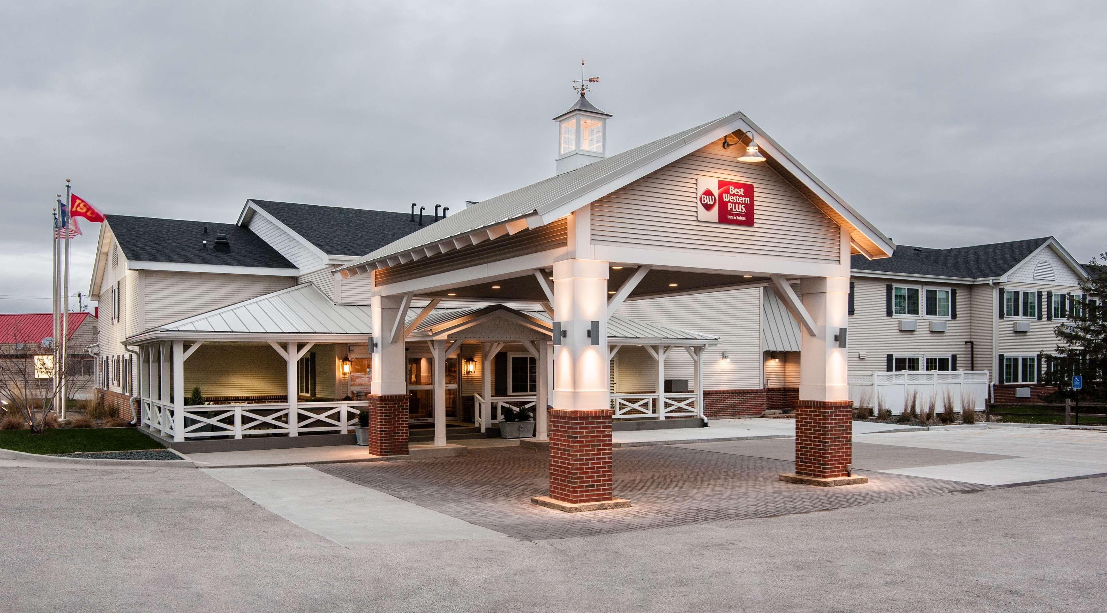 Vista Exterior Best Western Plus University Park Inn & Suites