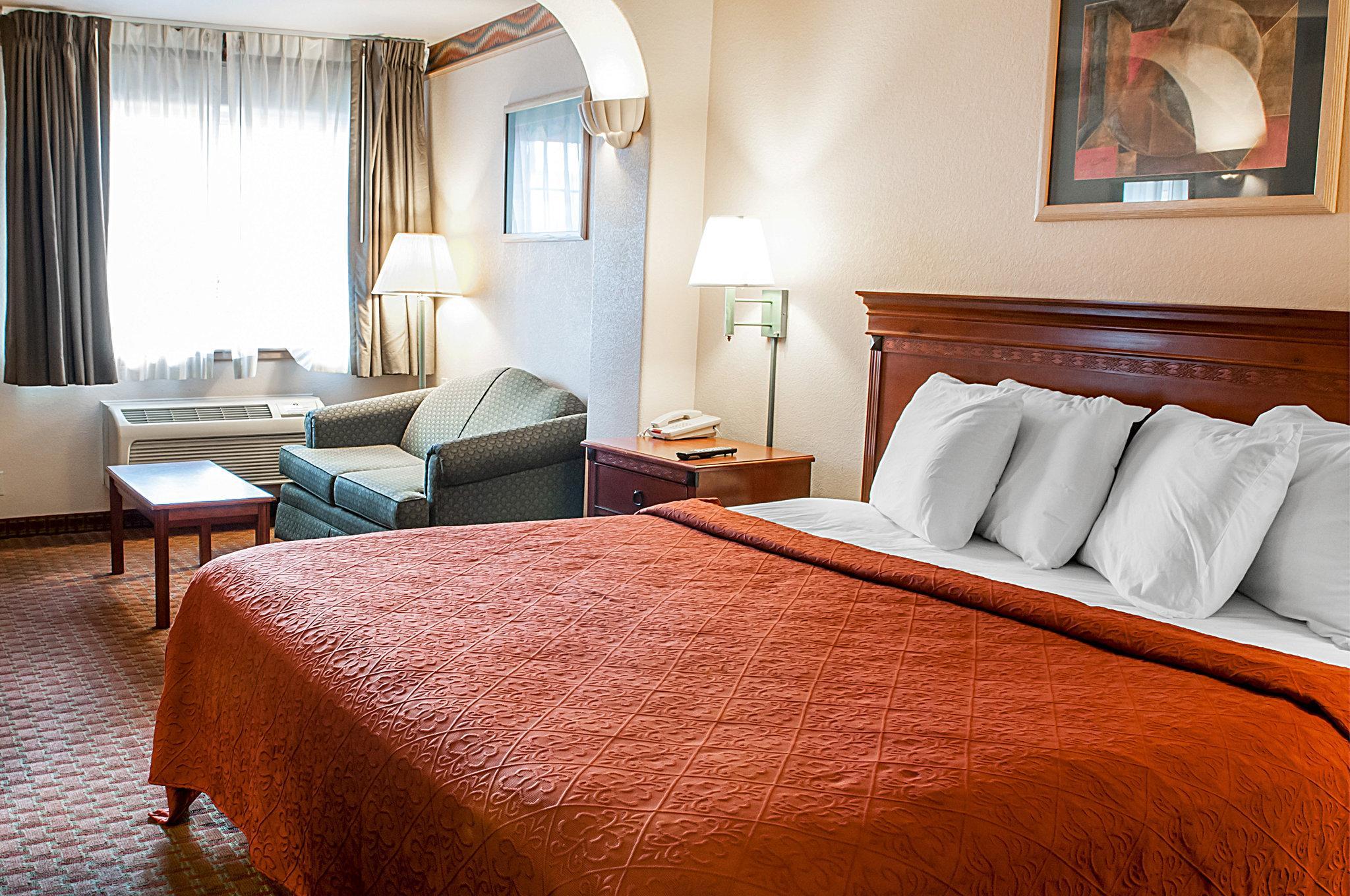 Vista Exterior Quality Inn & Suites Las Cruces - University Area