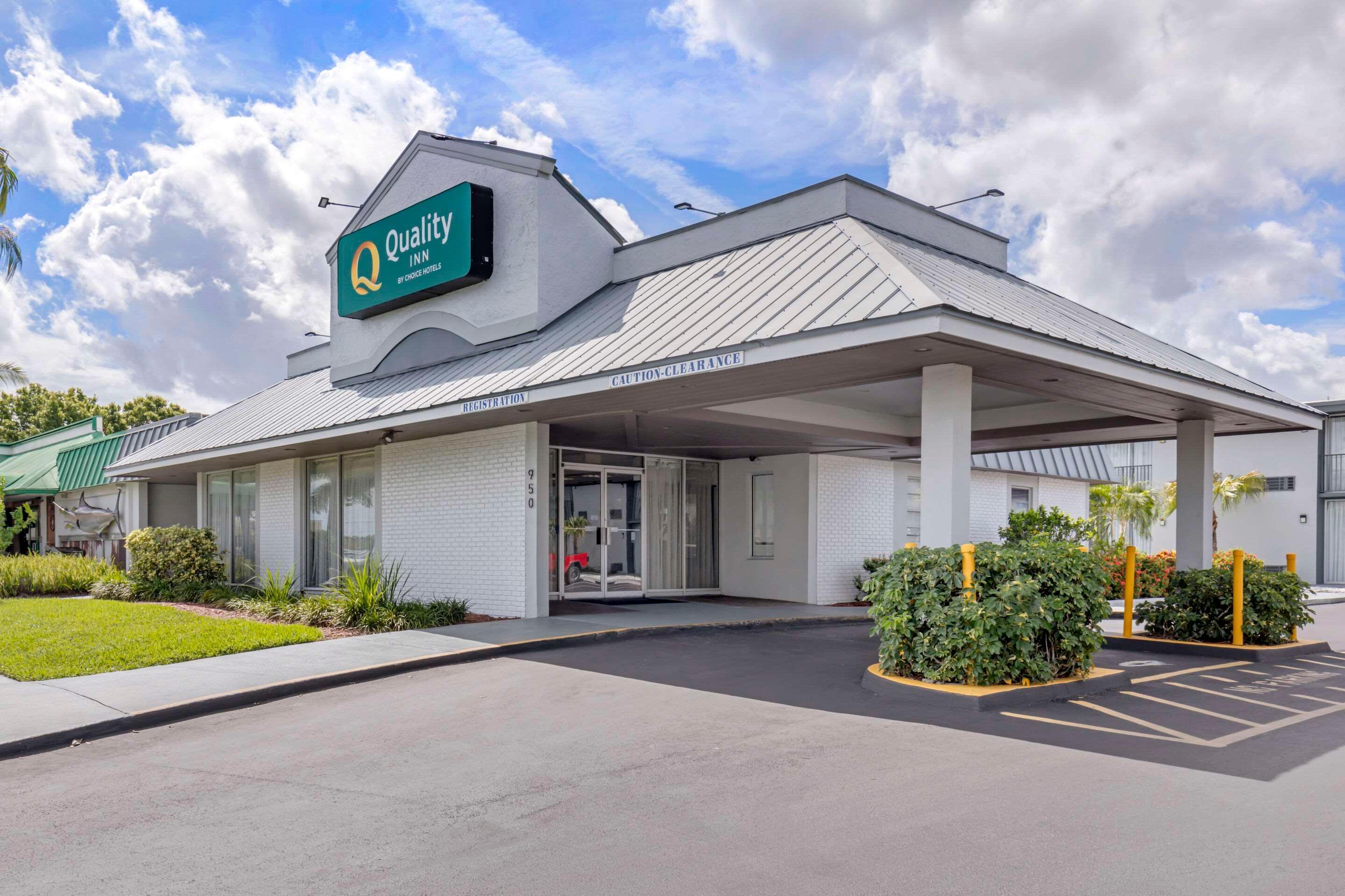 Vista Exterior Quality Inn Downtown Stuart