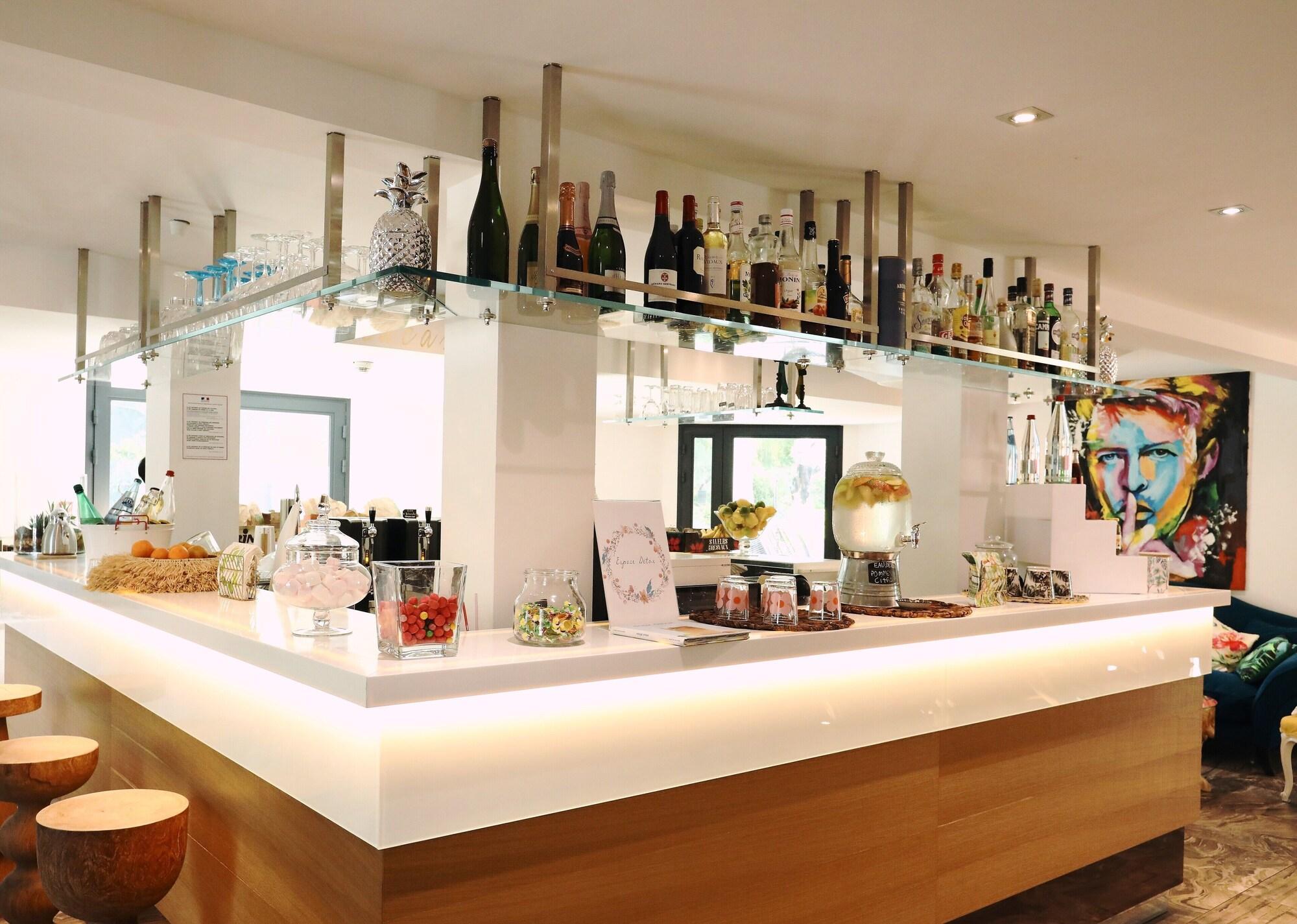 Bar/Salón Apparthotel La Girafe