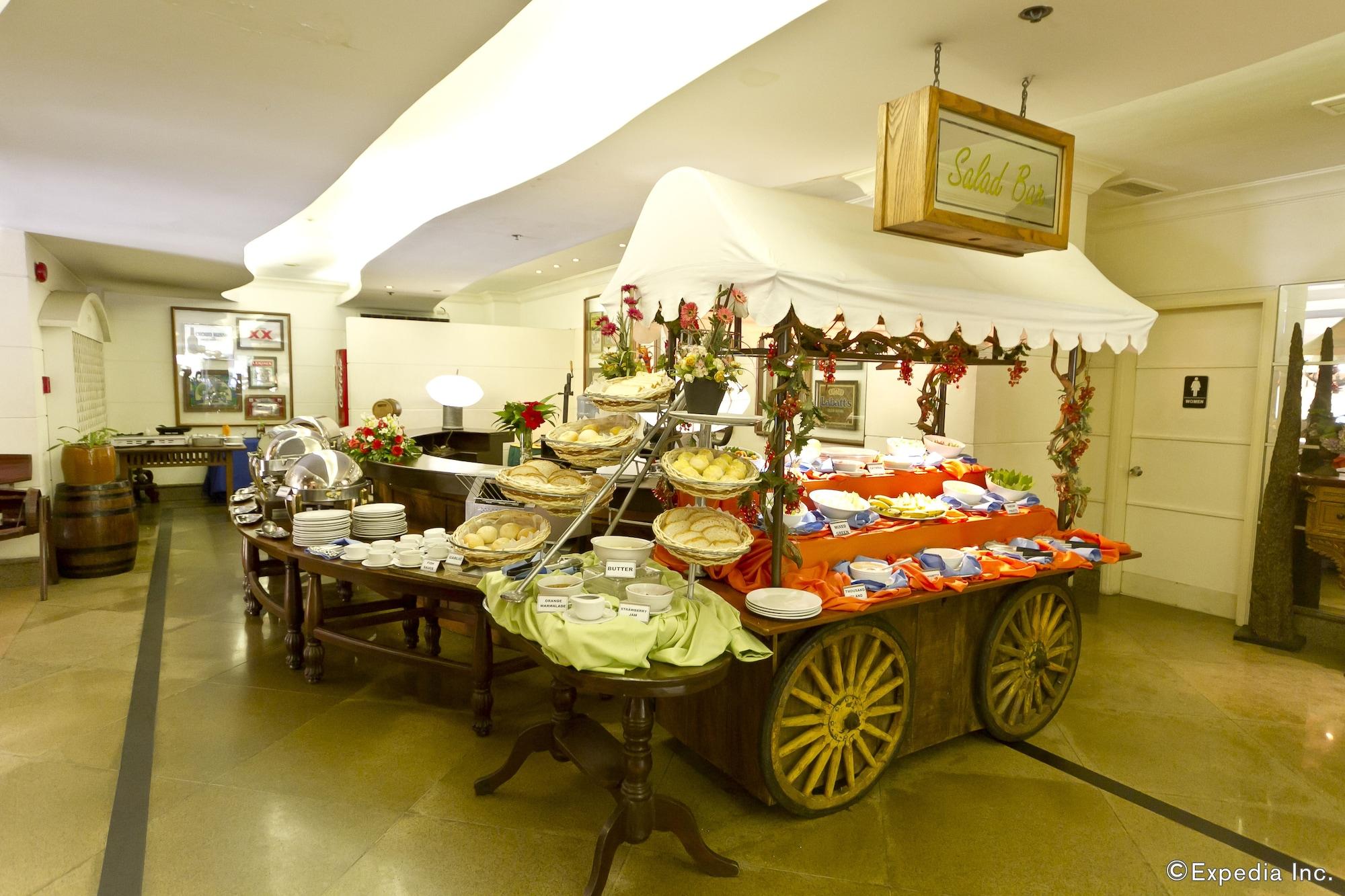 Restaurant Crown Regency Suites & Residences - Mactan