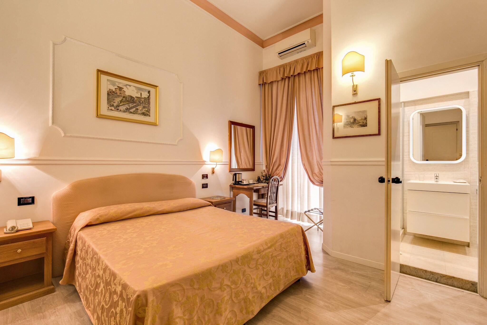 Varios Hotel Martini