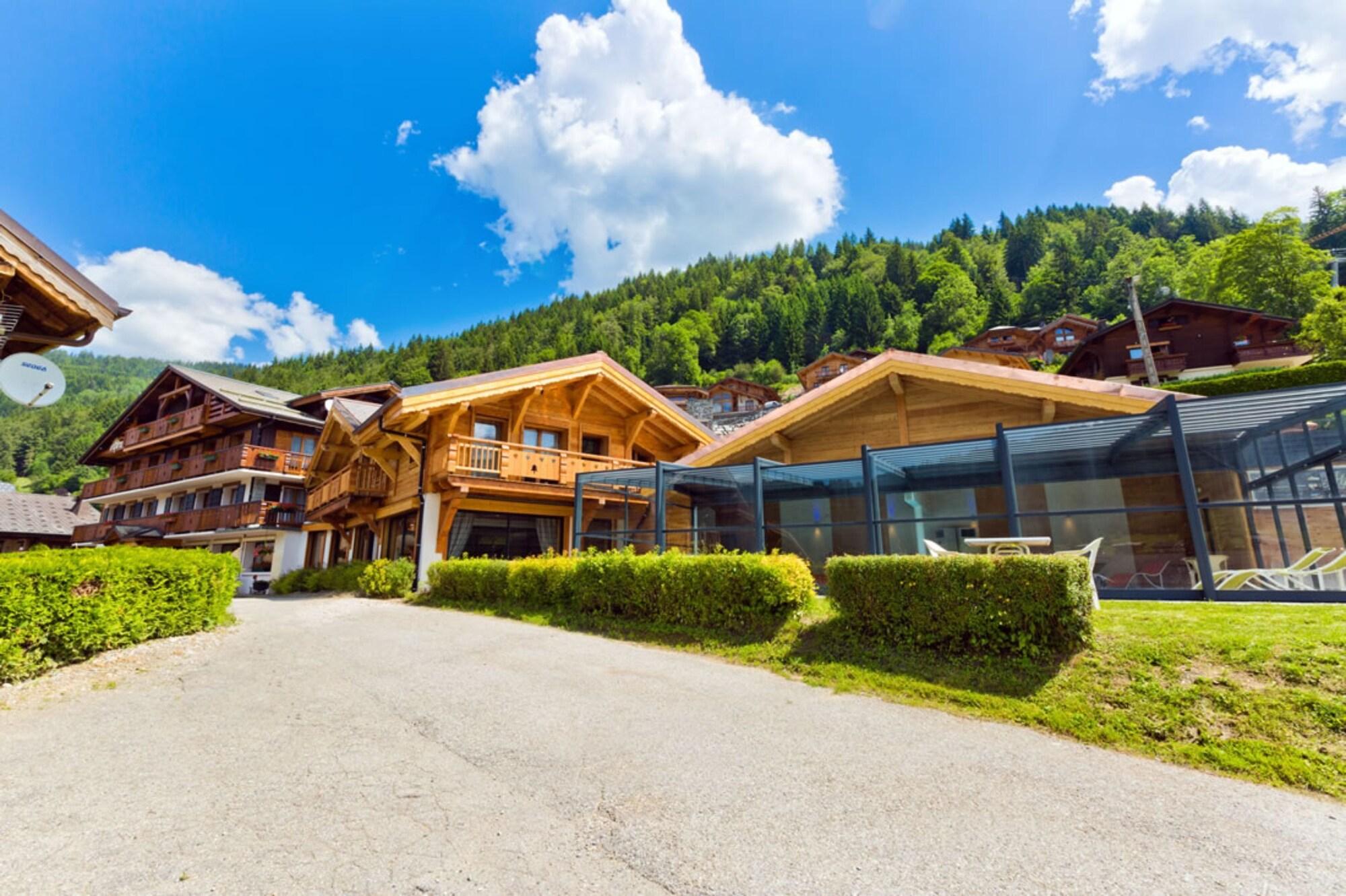 Vista Exterior Hotel Alpina