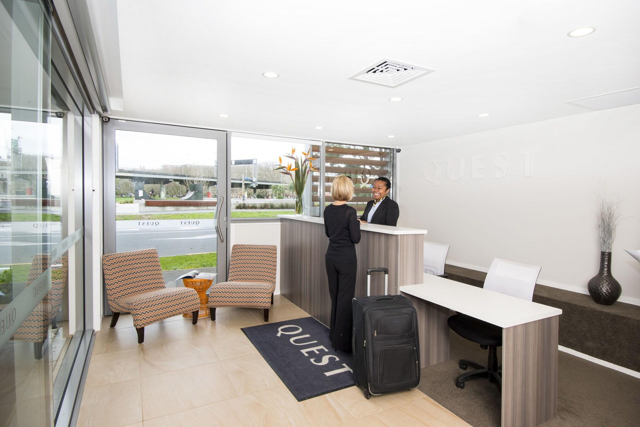 Vista Lobby Quest on Beaumont