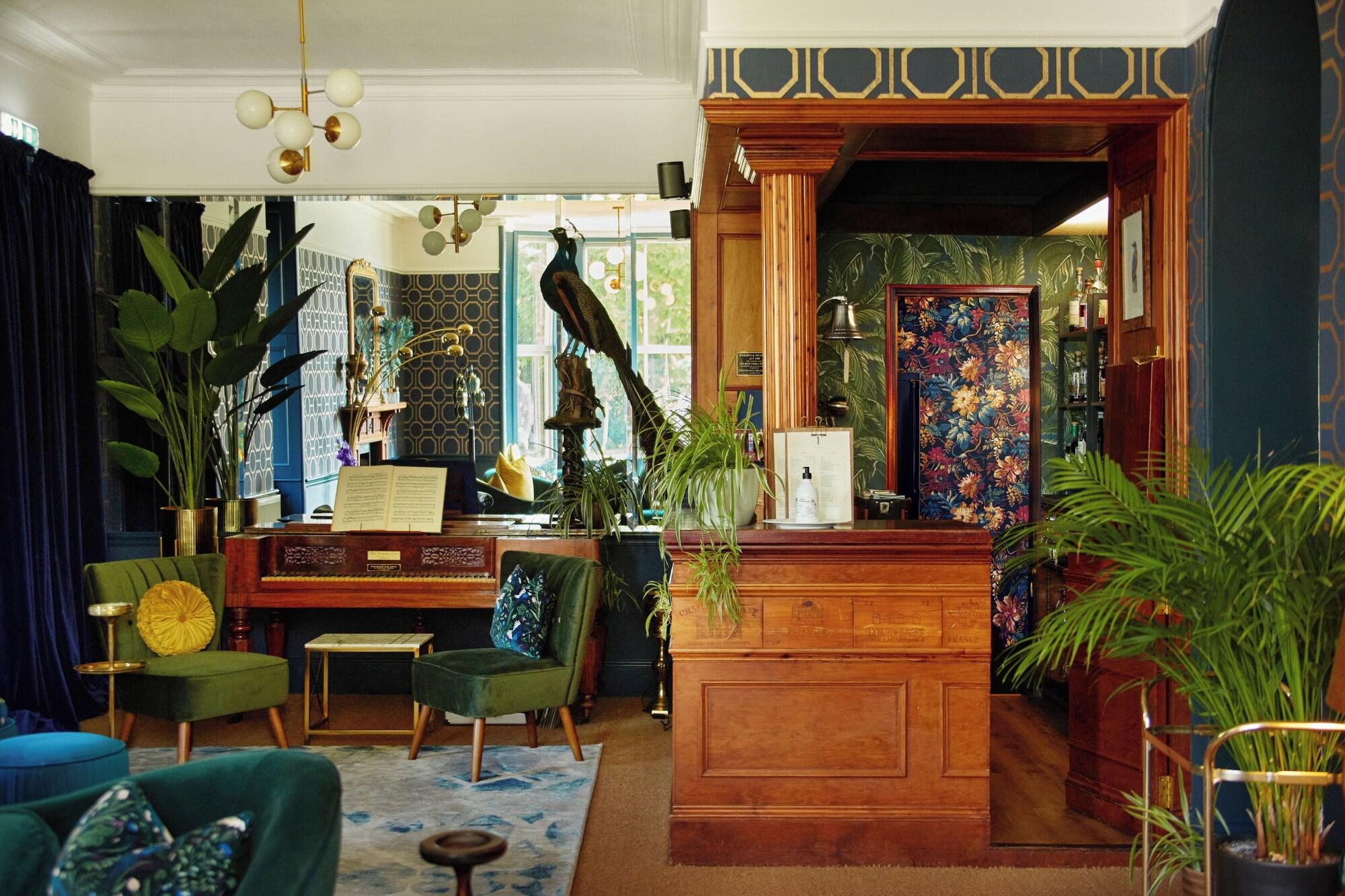 Bar/Salón Foyers Lodge