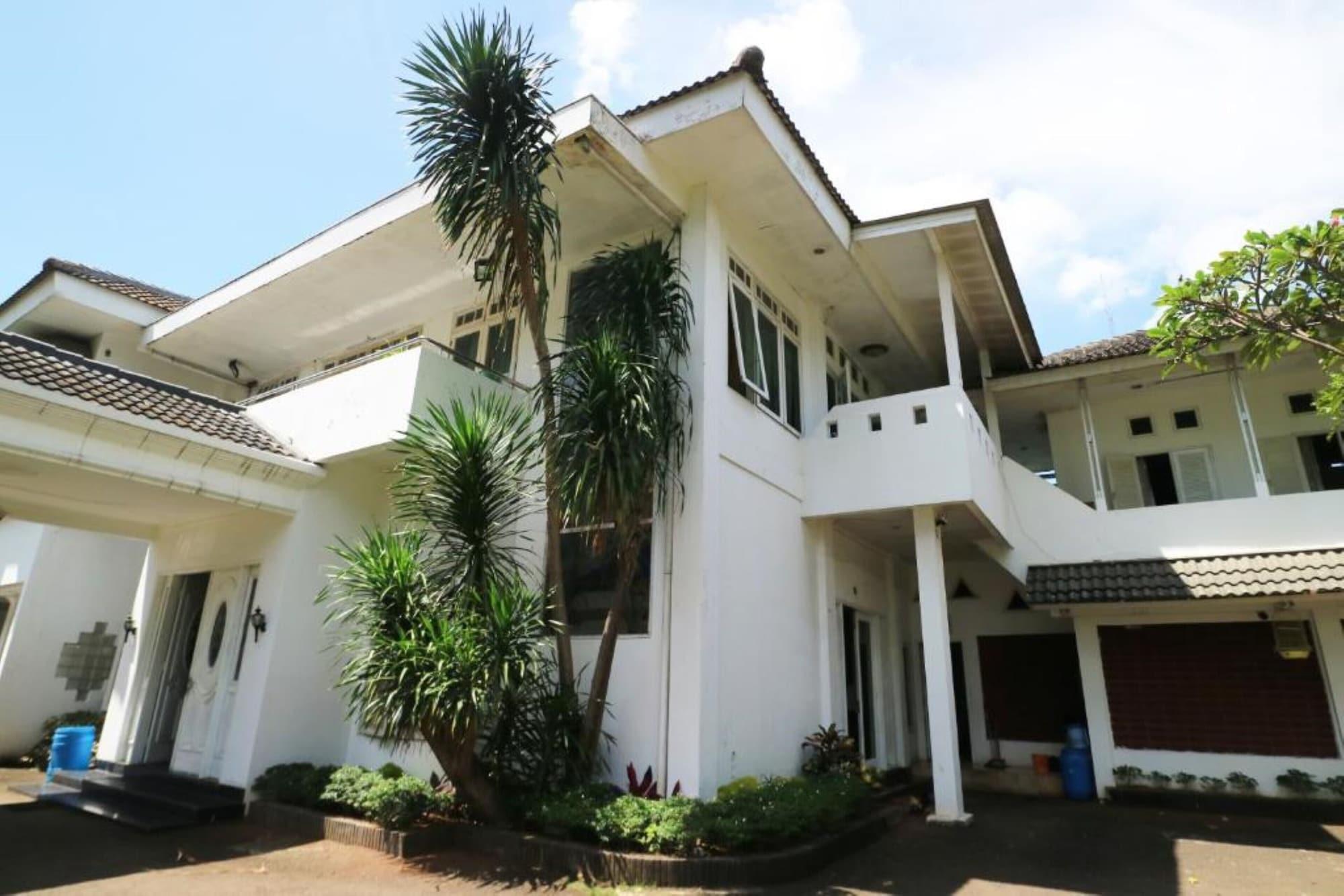 Varios Villa Sri Manganti