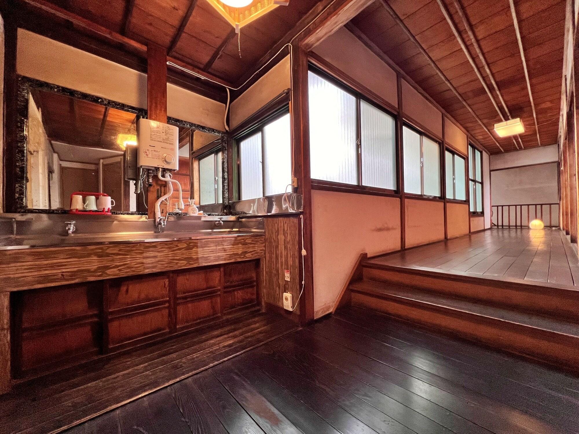 Varios Matsubaya Guesthouse - Hostel