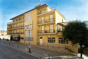 Alojamiento - Hotel Astoria