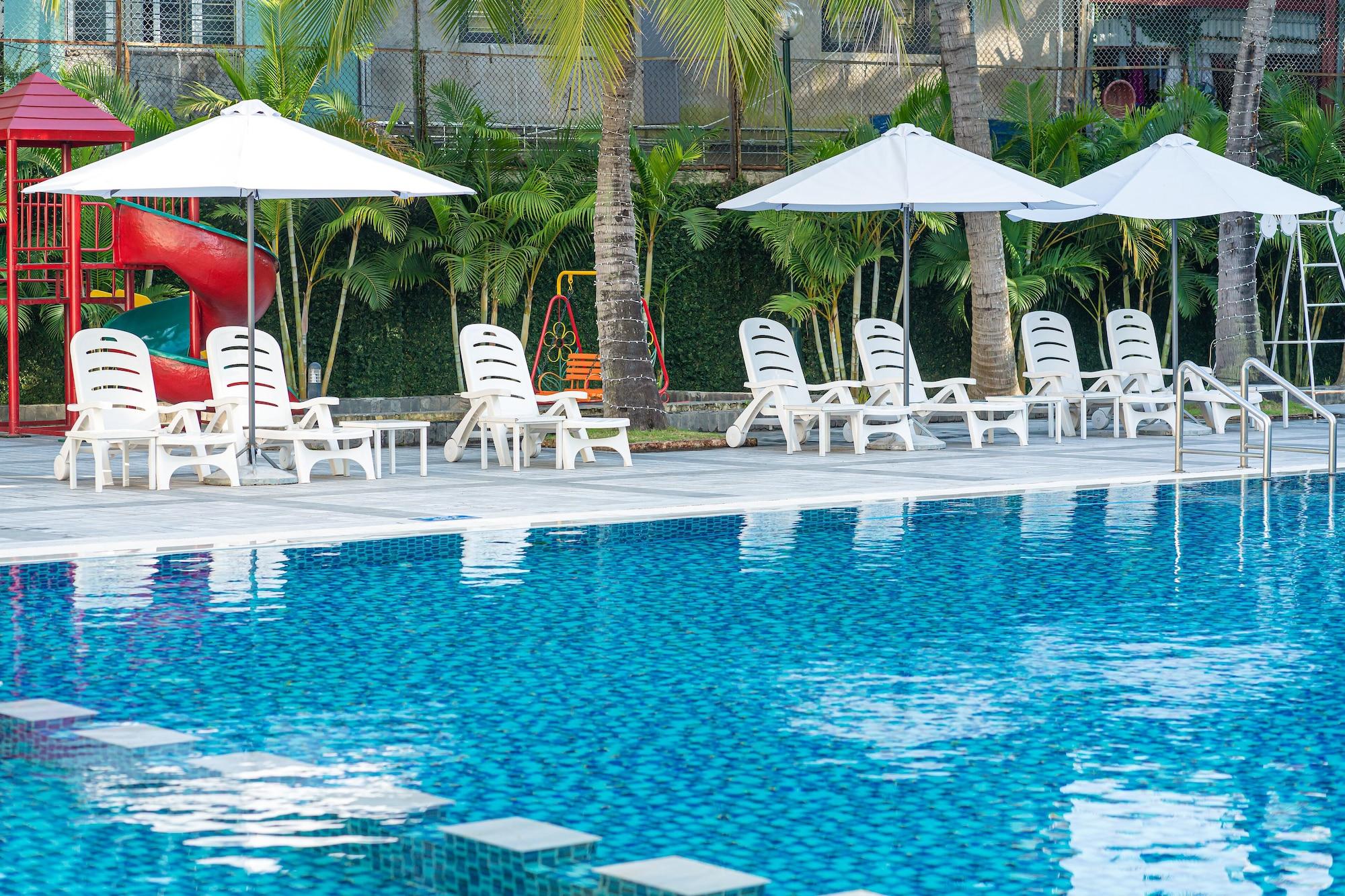 Vista Piscina Sunflower International Village