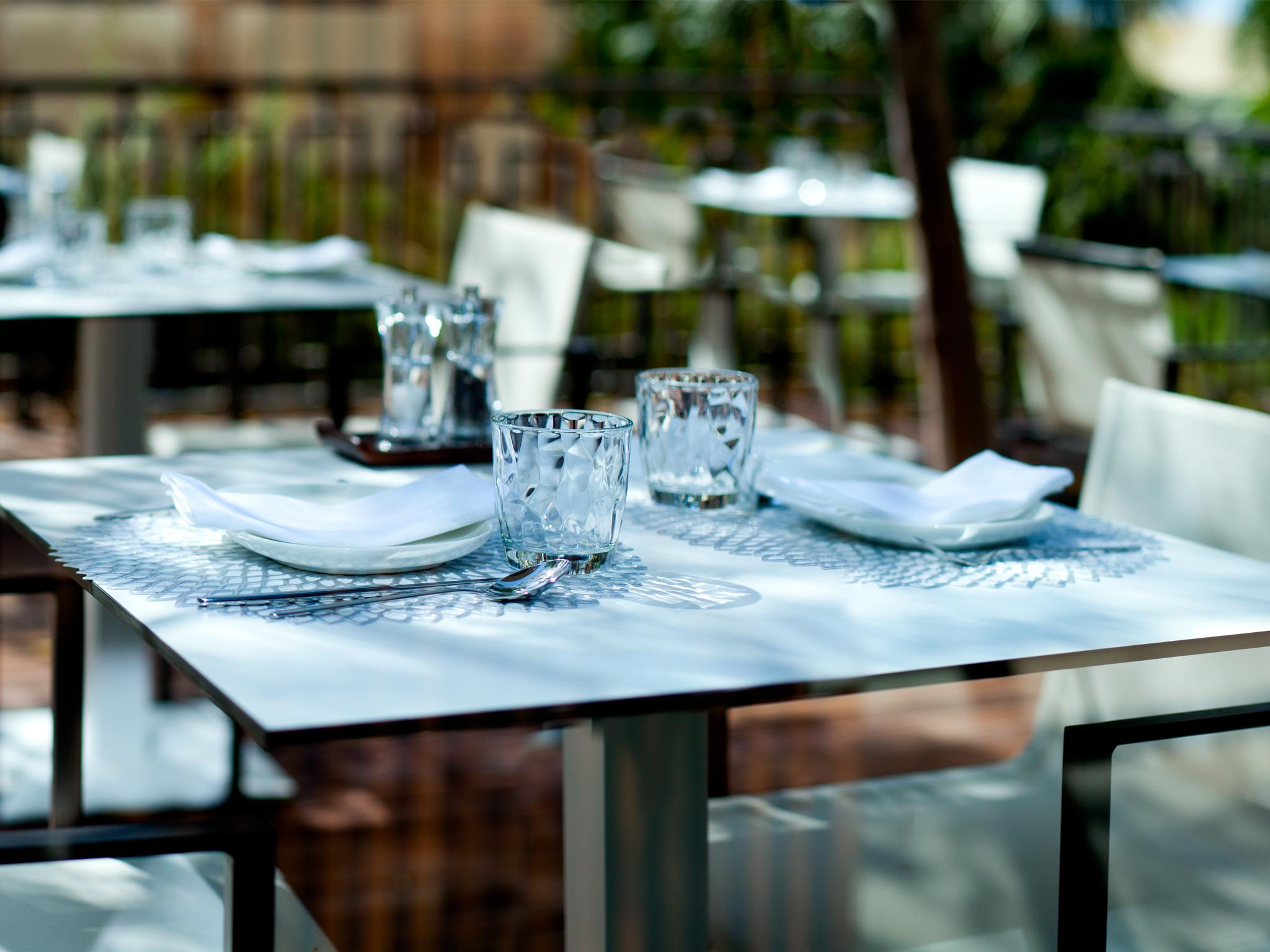 Restaurant Don Carlos Residences