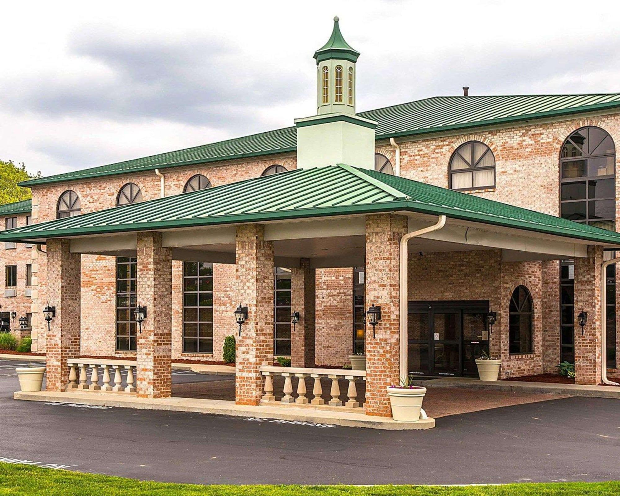 Vista Exterior Quality inn & Suites Cincinnati I-275