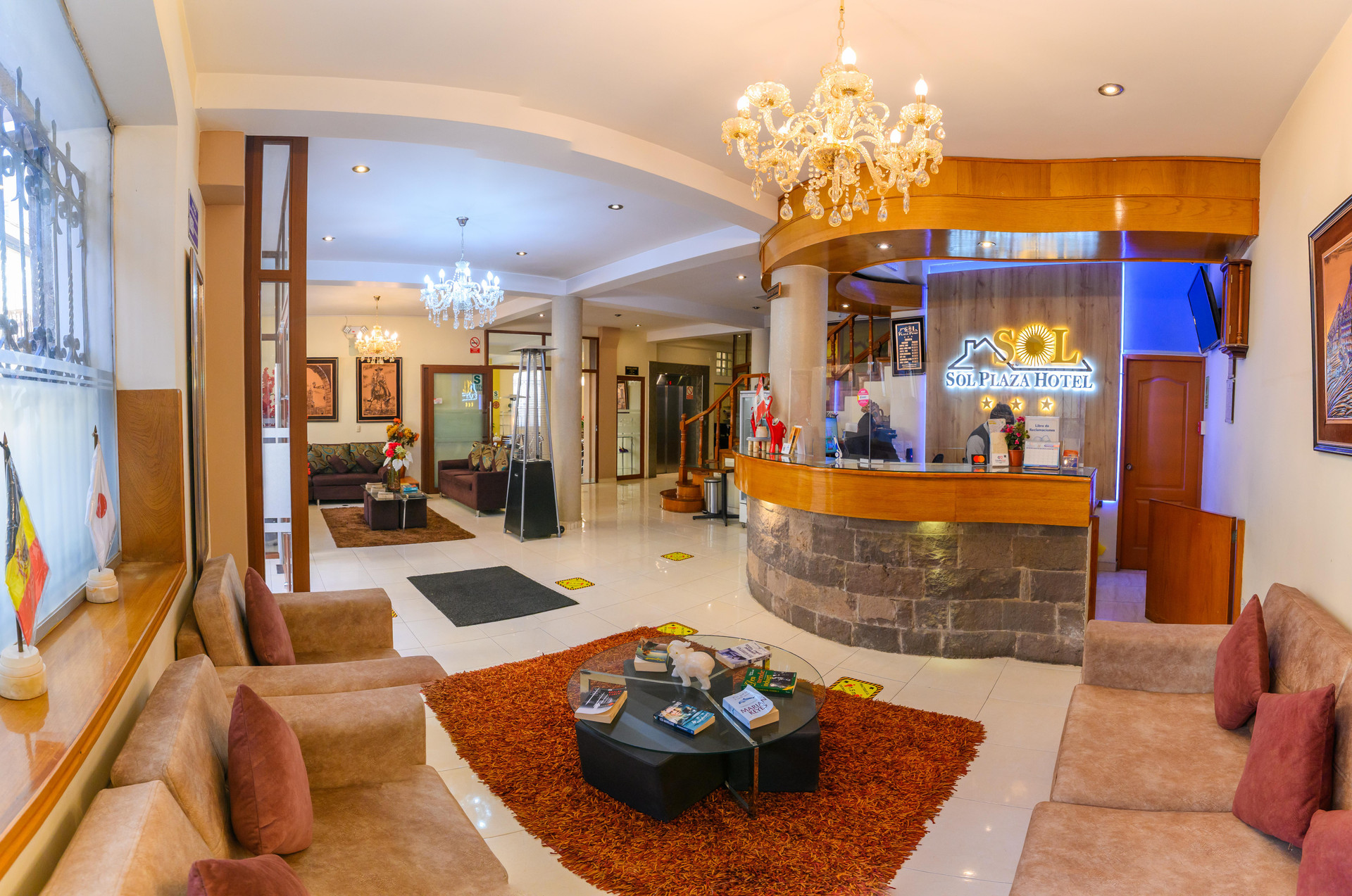 Vista Lobby Sol Plaza Hotel