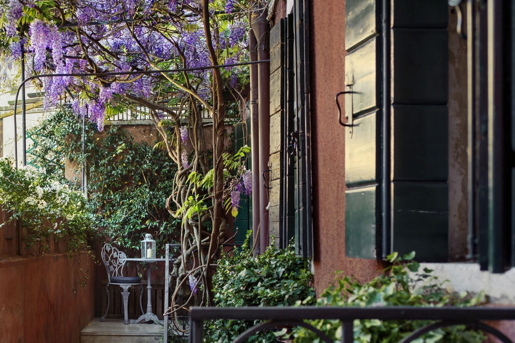 Varios Locanda Fiorita