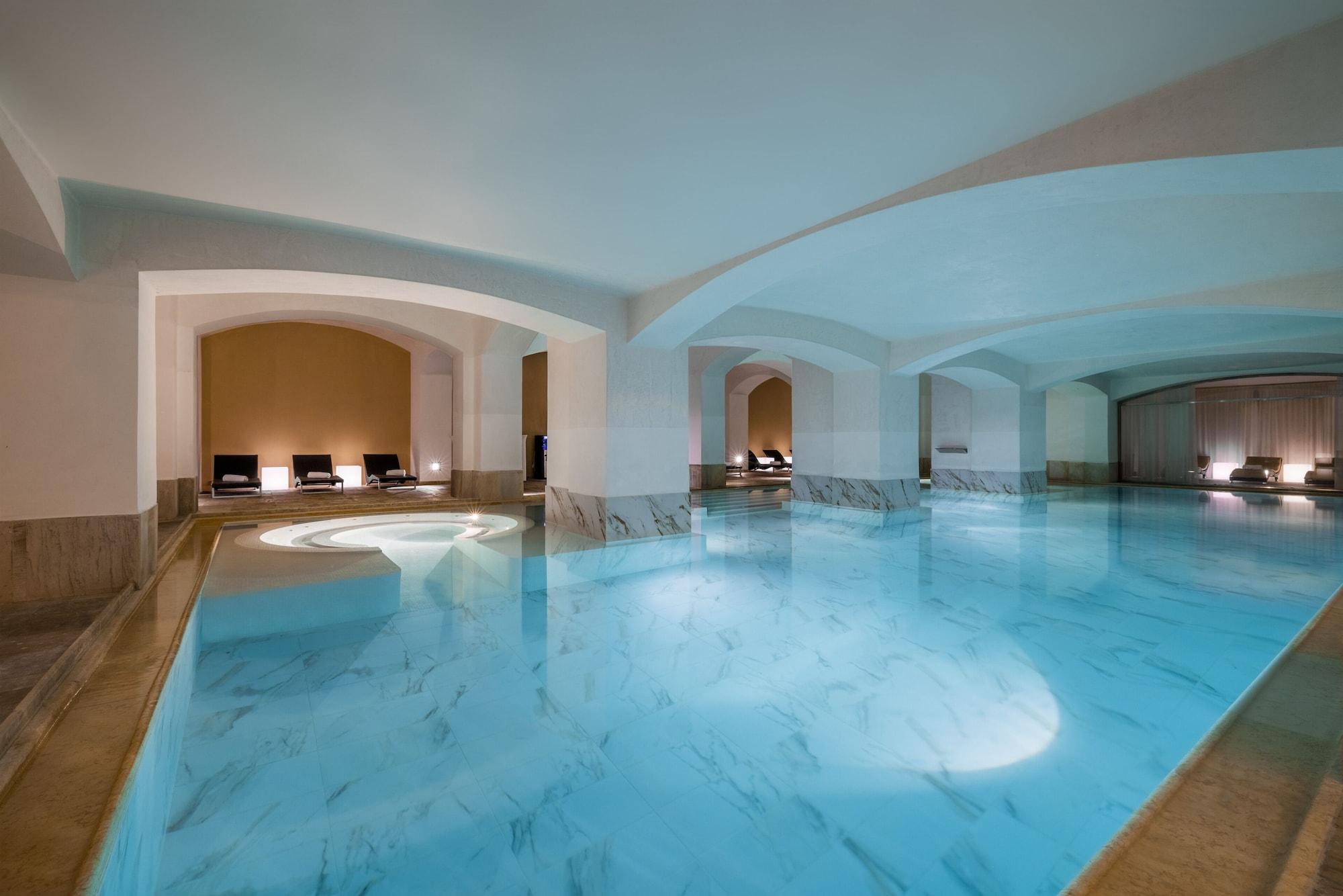 Vista Piscina NH Collection Prague Carlo IV