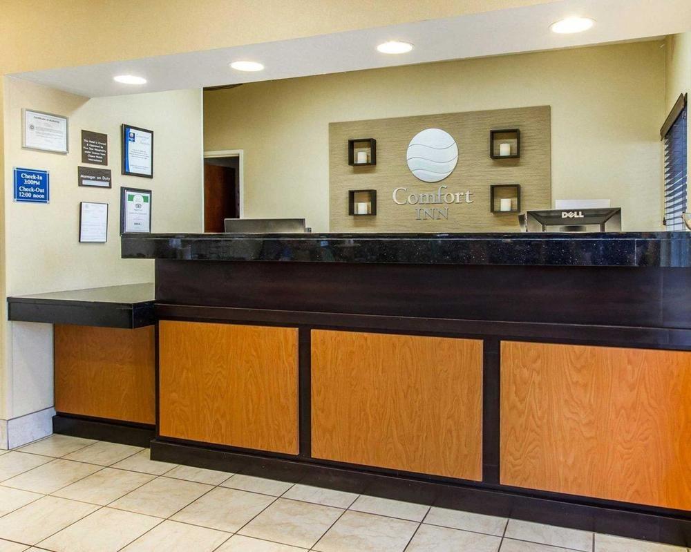 Vista Lobby Comfort Inn Oklahoma City South - I-240