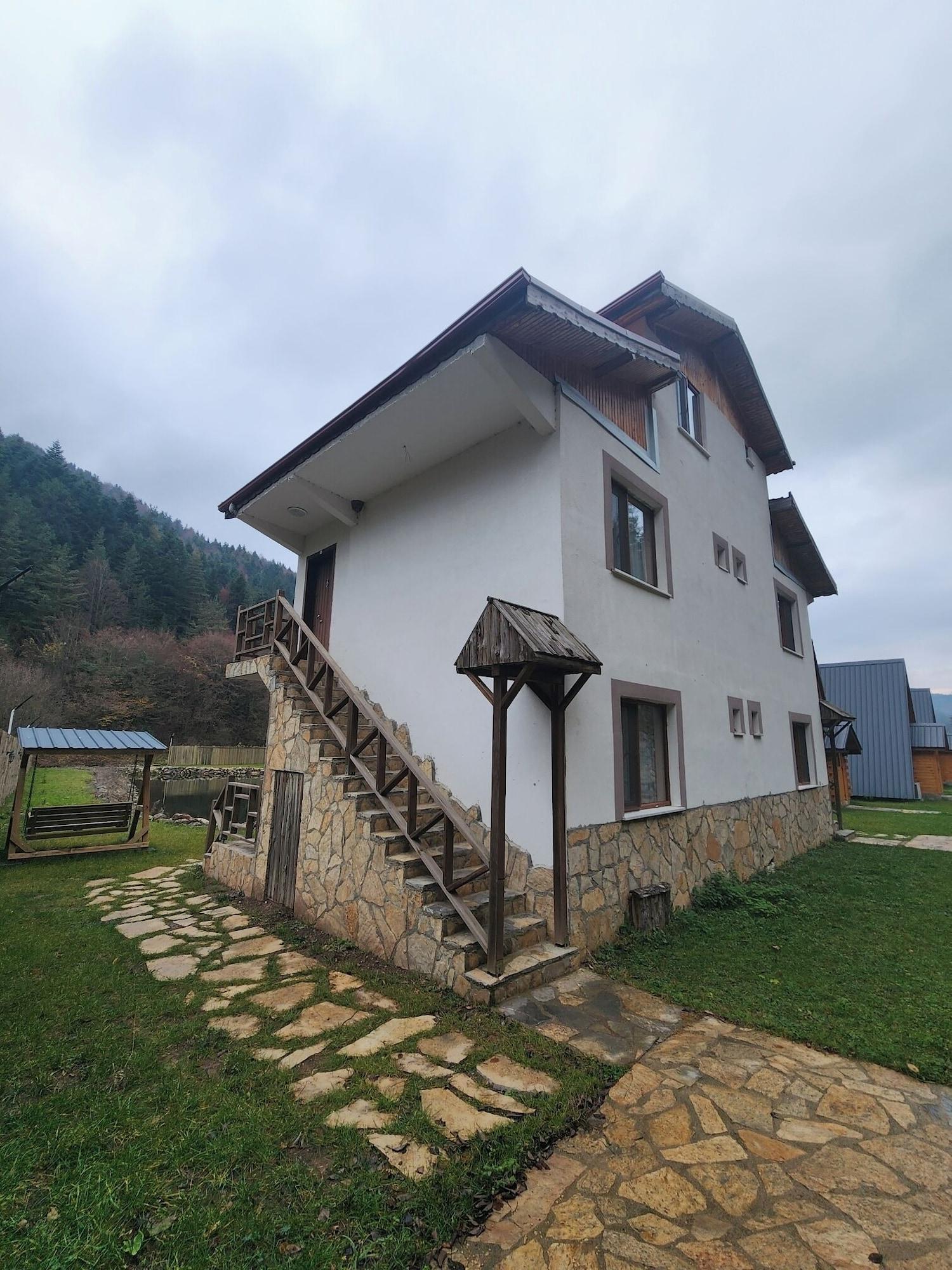 Vista Exterior Abant Vadi