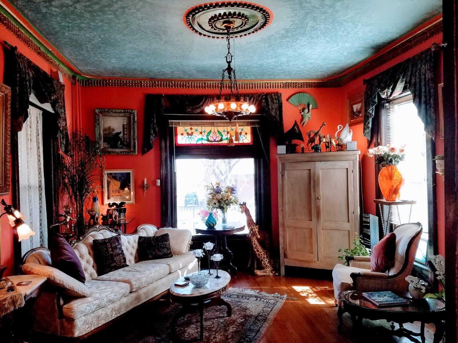 Vista Lobby 1812 Overture B&B